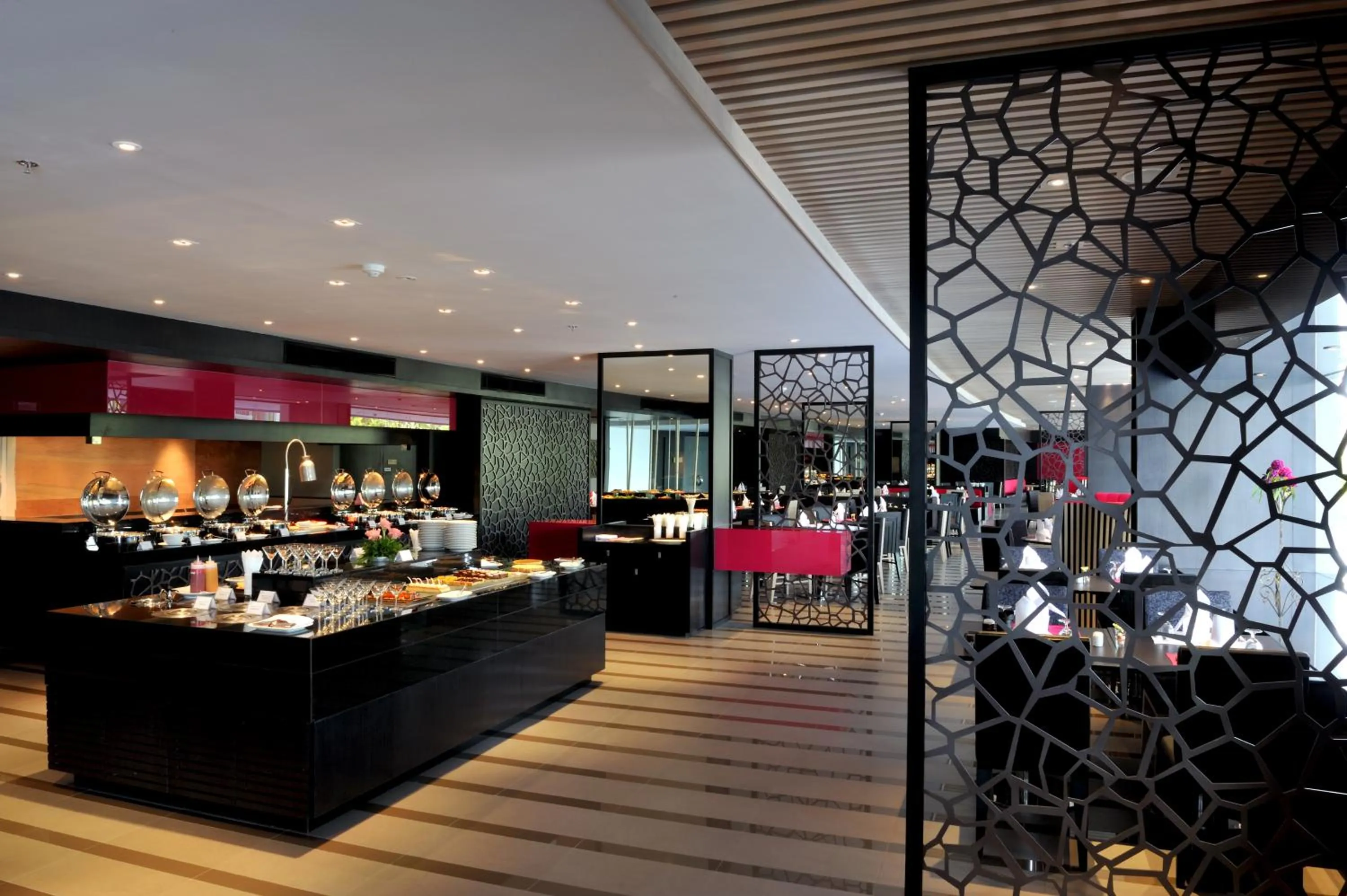 Restaurant/places to eat in Amaranth Suvarnabhumi Hotel - Free Suvarnabhumi Airport Shuttle