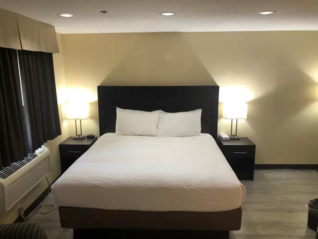 Bed in wallaceburg inn