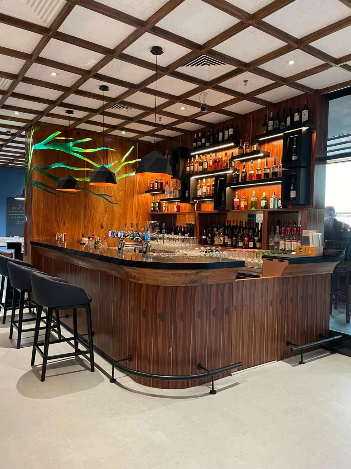 Restaurant/places to eat in Studio One Hotel