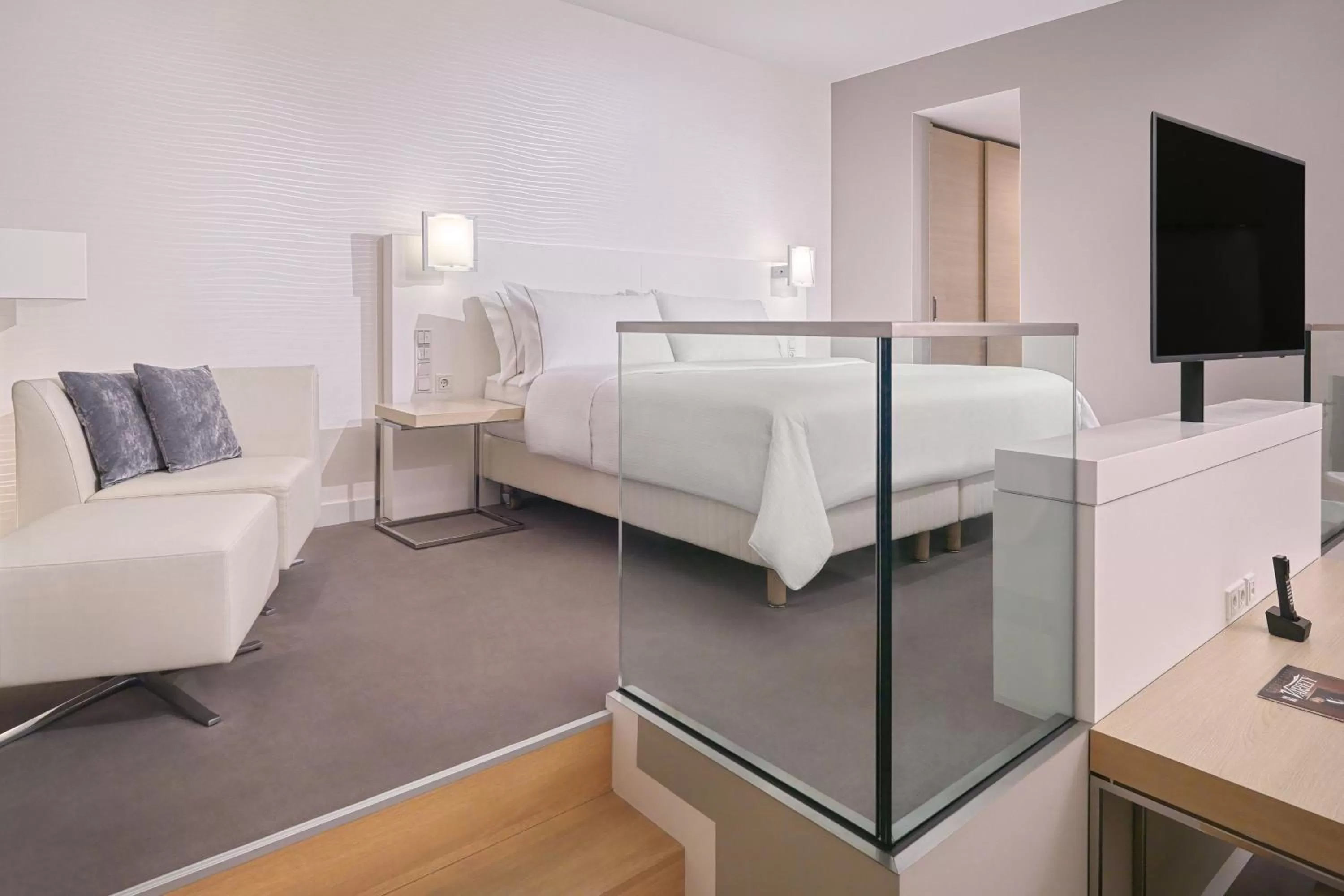 Bedroom, Bed in The Westin Hamburg Elbphilharmonie