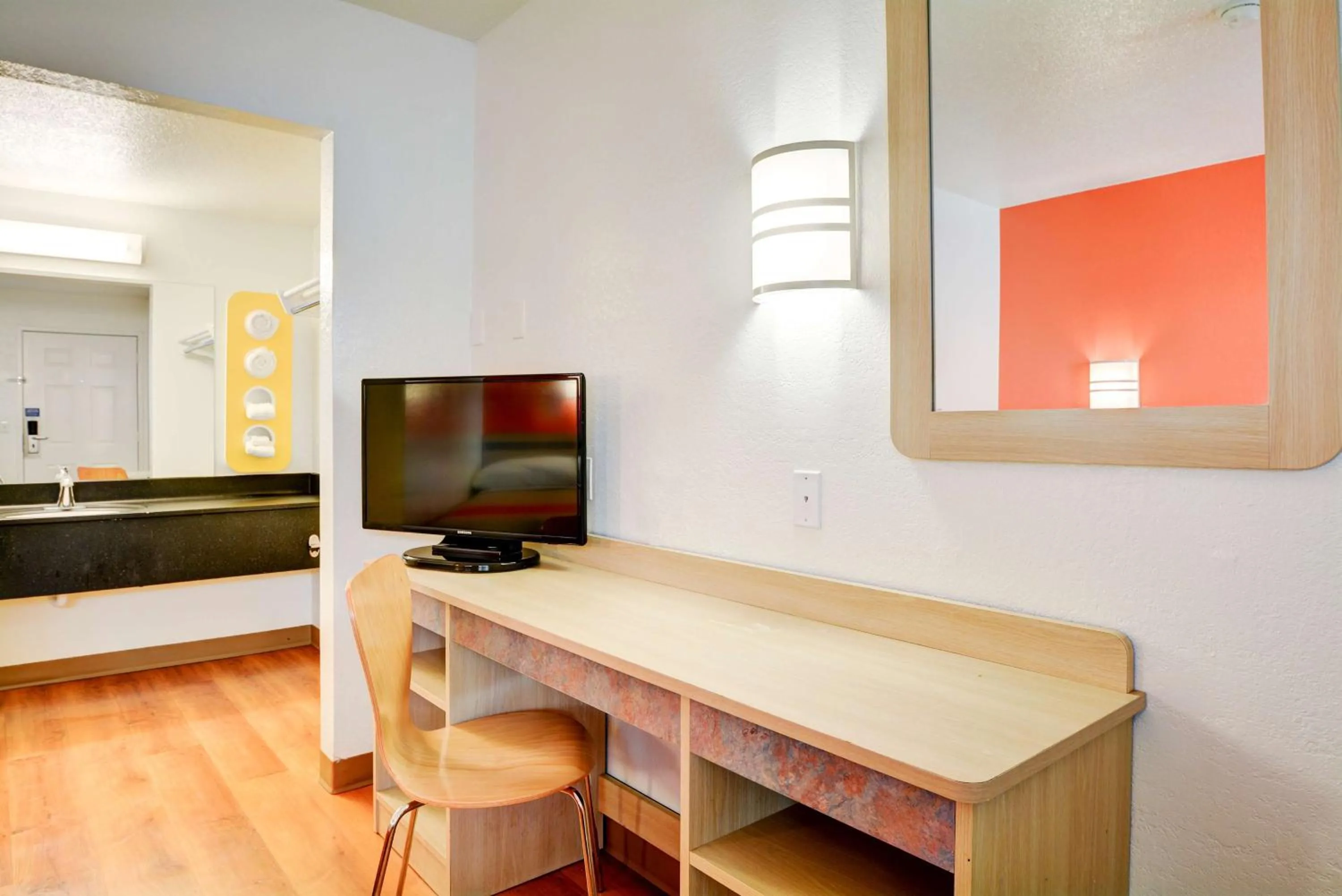 TV and multimedia in Motel 6-Southington, CT - Hartford