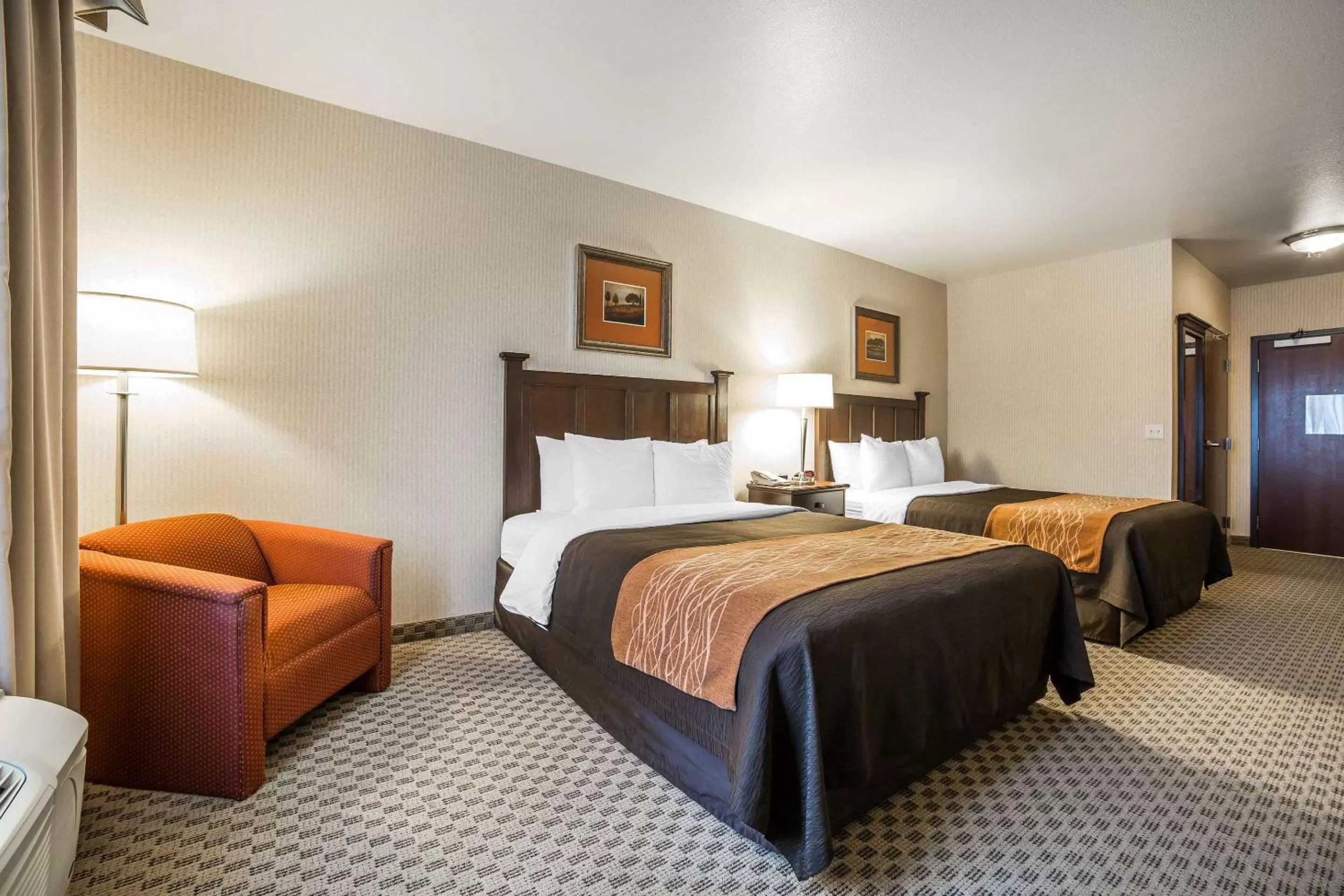 Photo of the whole room, Bed in Comfort Inn & Suites Henderson - Las Vegas