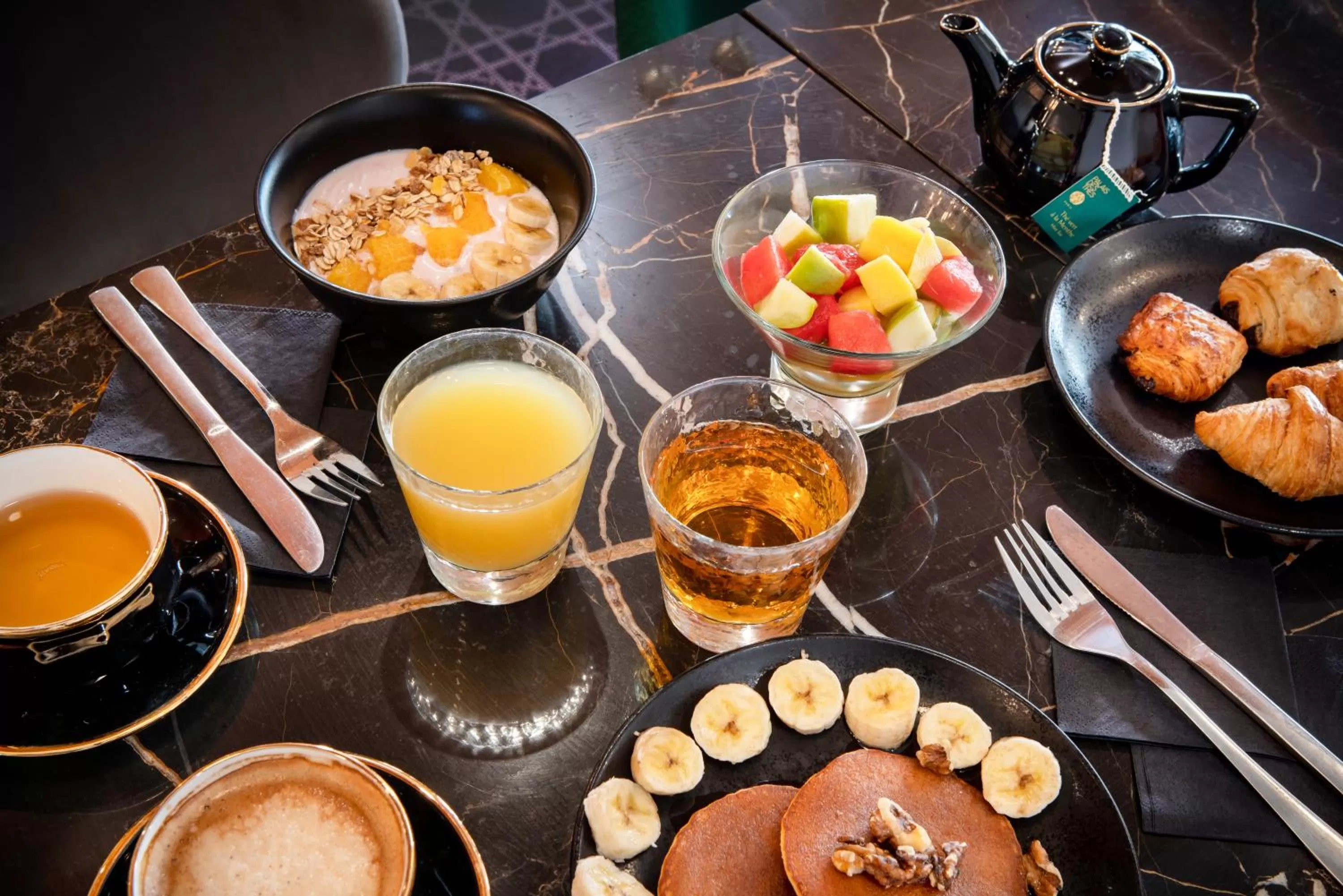 Buffet breakfast in Mercure Paris Montparnasse Pasteur