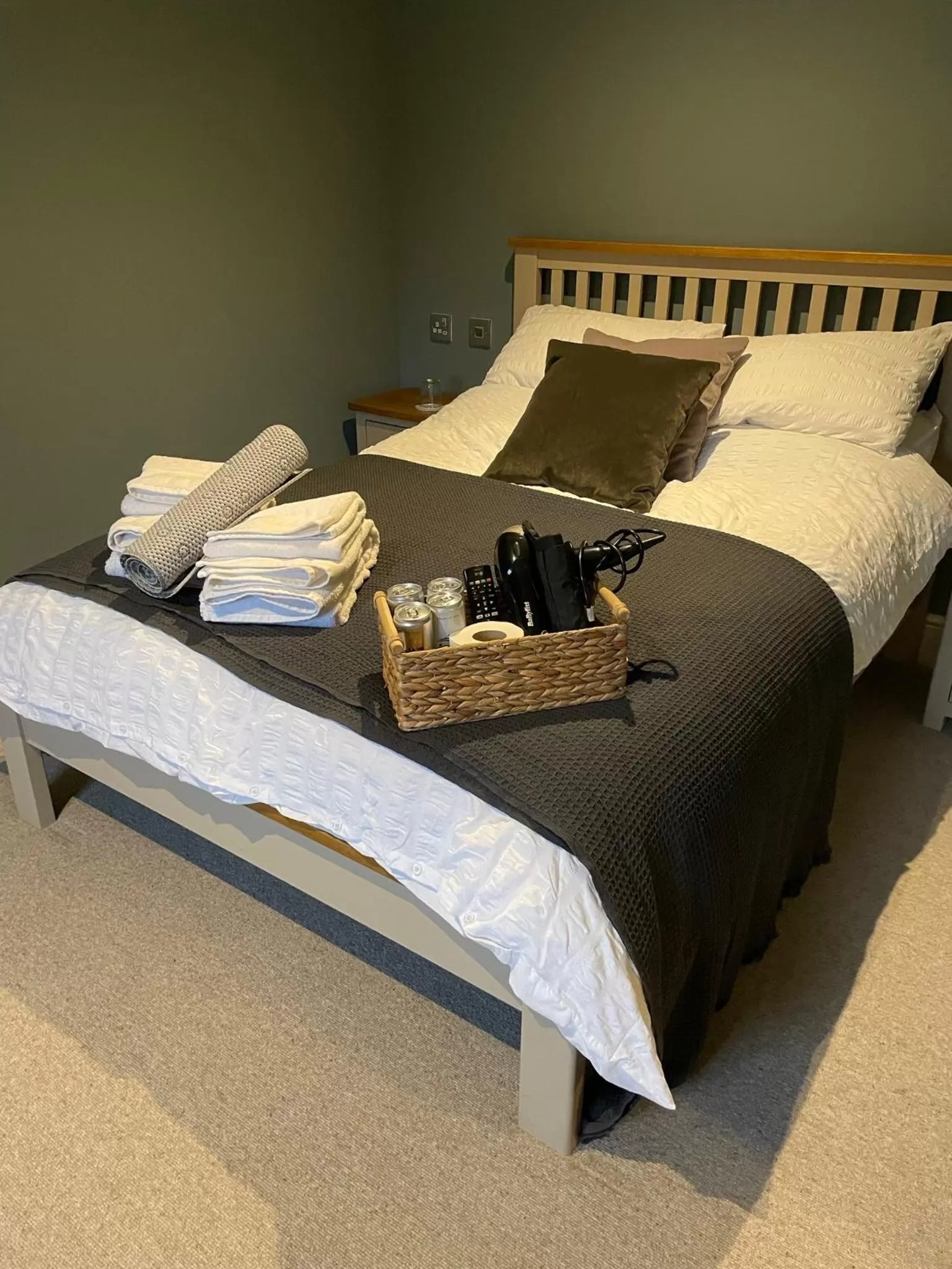 Bedroom, Bed in The Red Lion Charing Heath