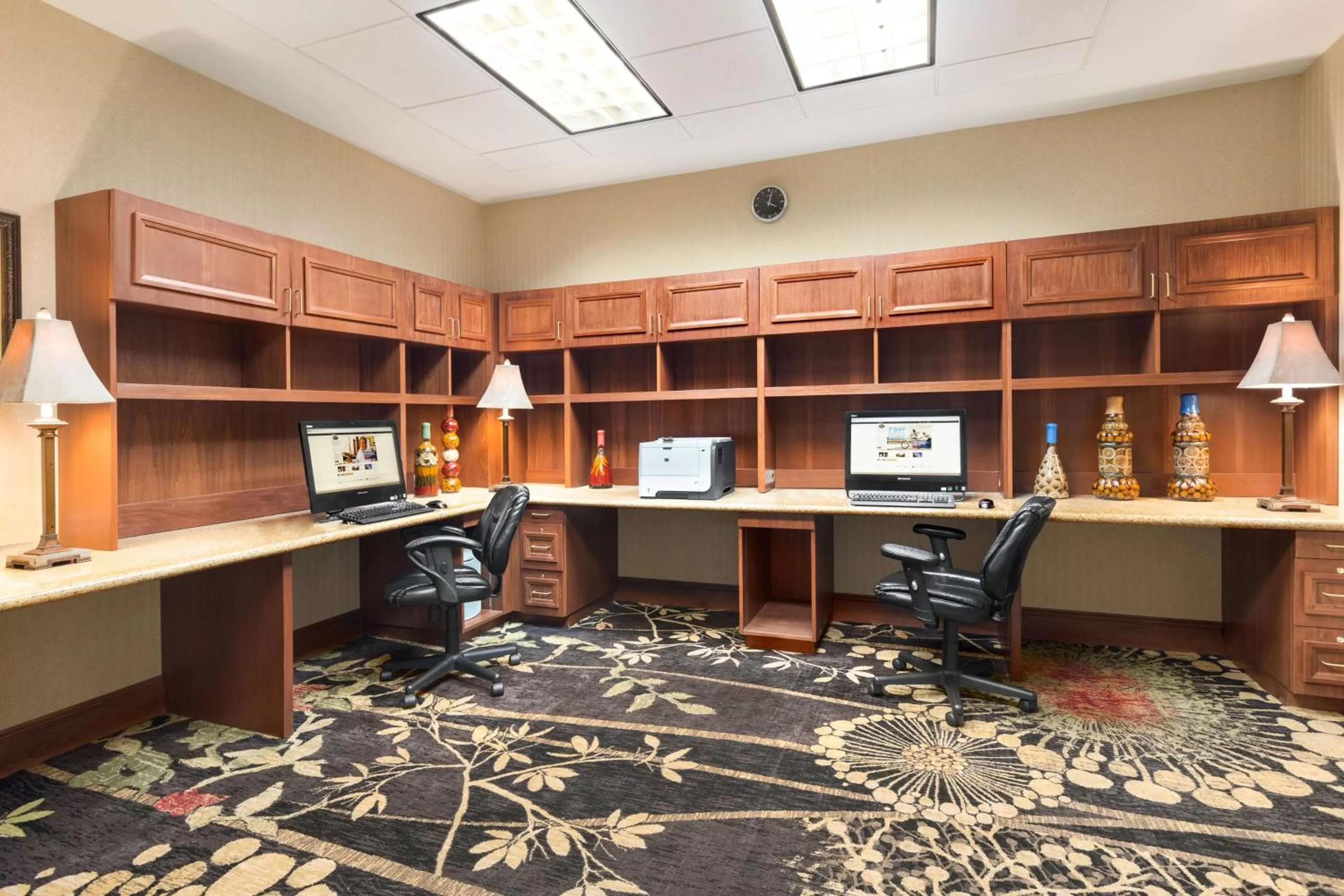 Business facilities in Hampton Inn & Suites Williamsburg Historic District