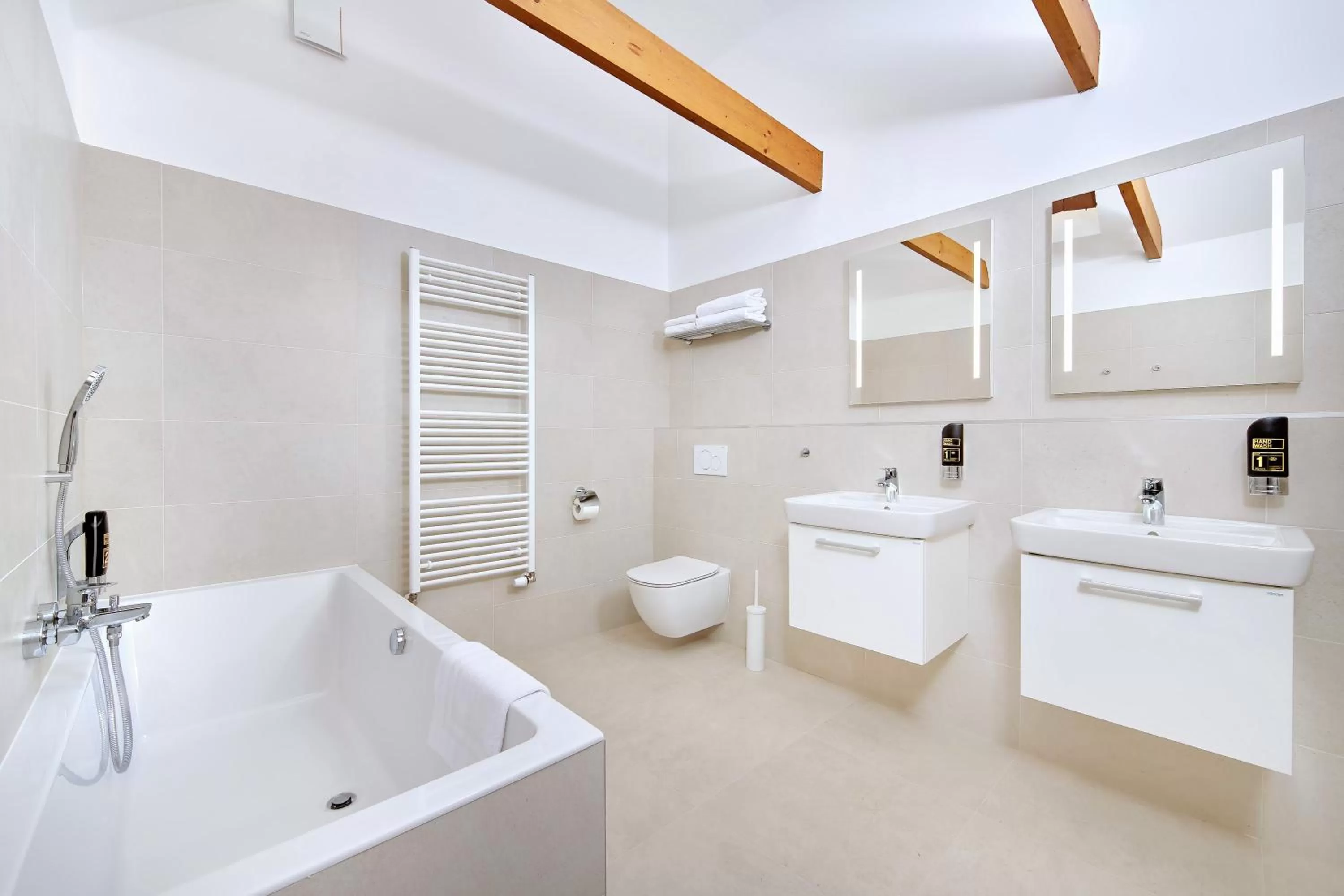 Toilet in Downtown Suites Kodanska