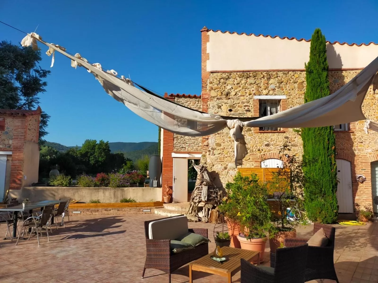 Property building in MAS TRAMONTANE chambres d'hôtes avec parc arboré & piscine