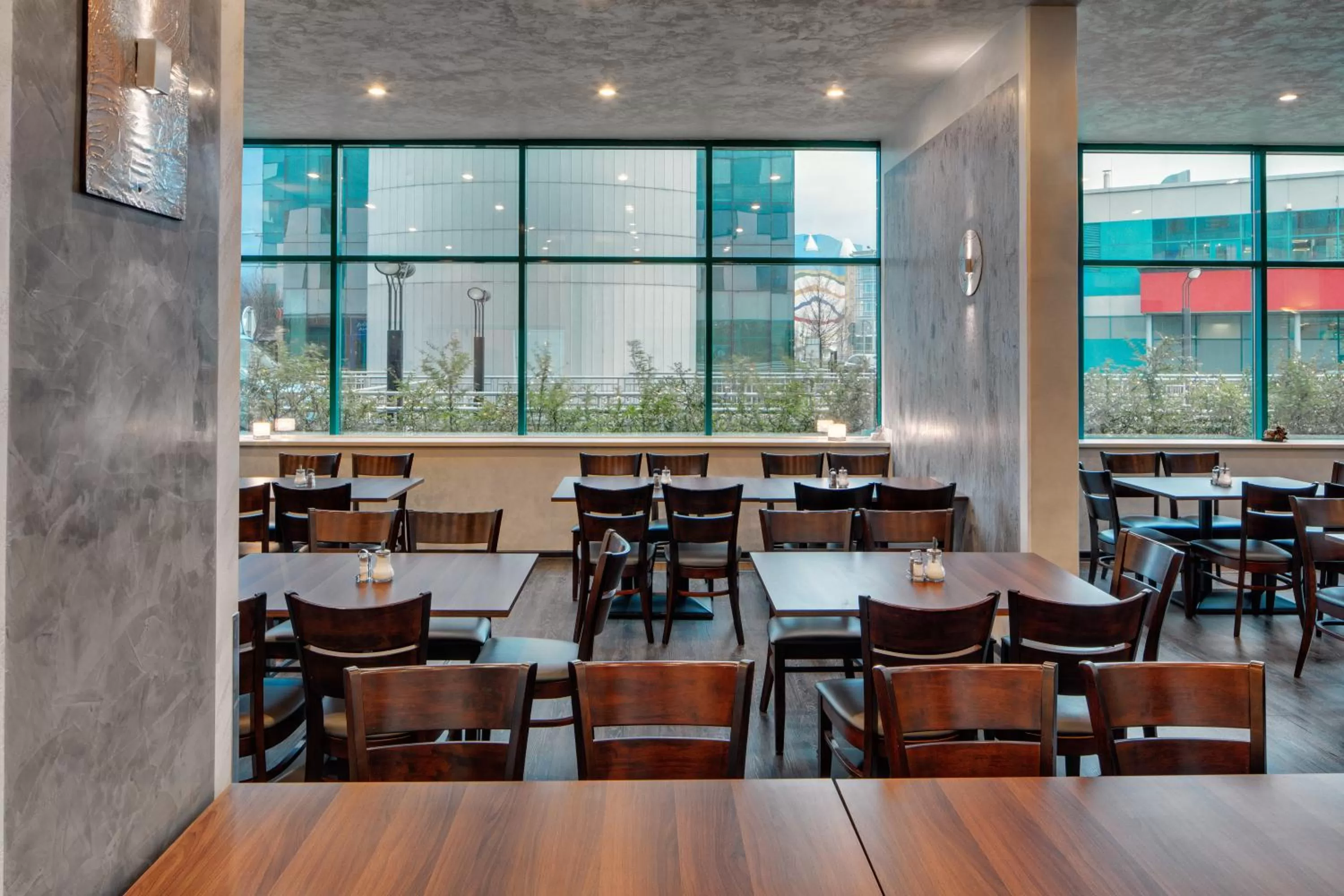 Restaurant/places to eat in Amedia Express Prague, Trademark Collection by Wyndham