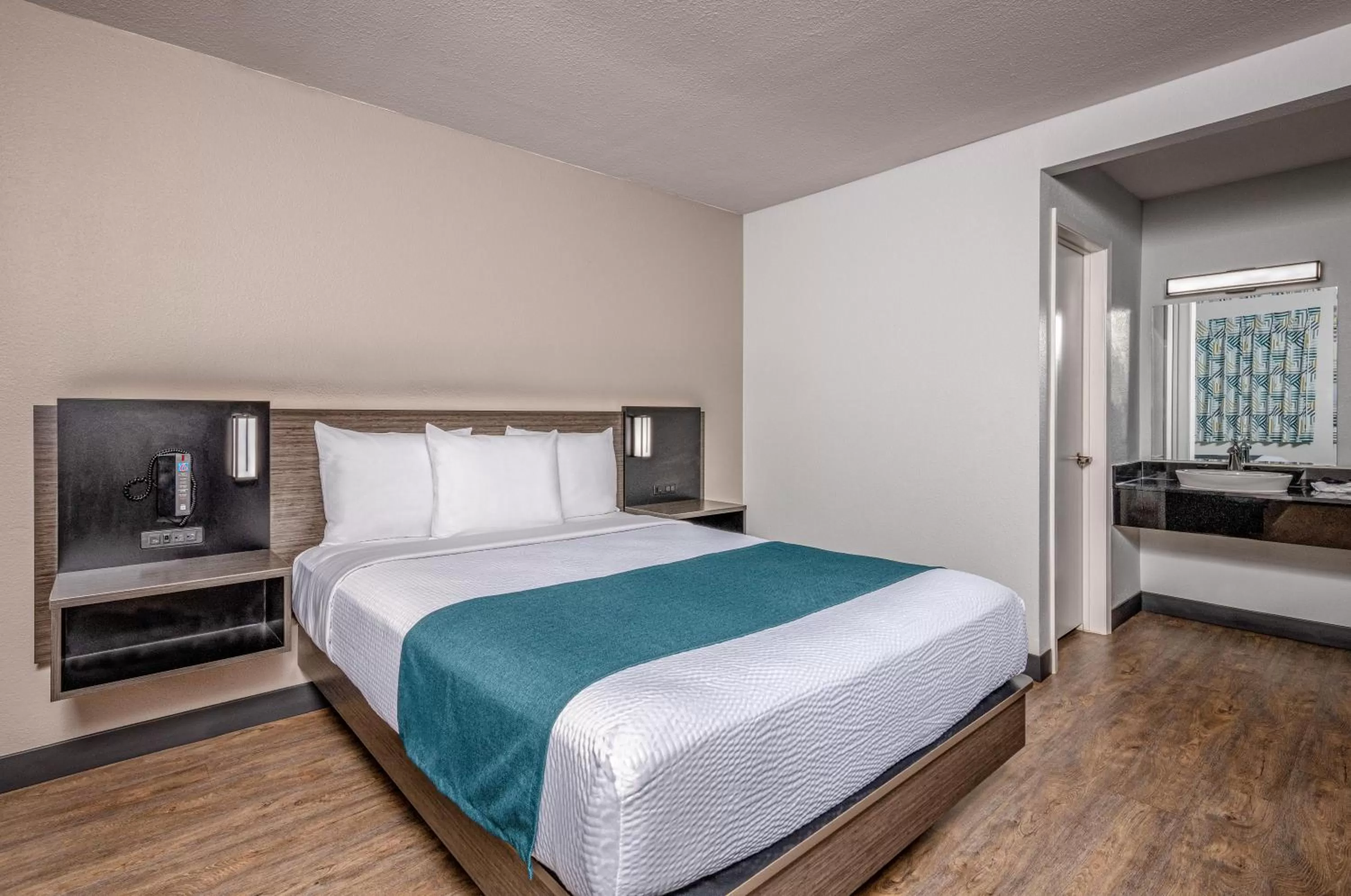 Bedroom, Bed in Motel 6-Euless, TX - Dallas