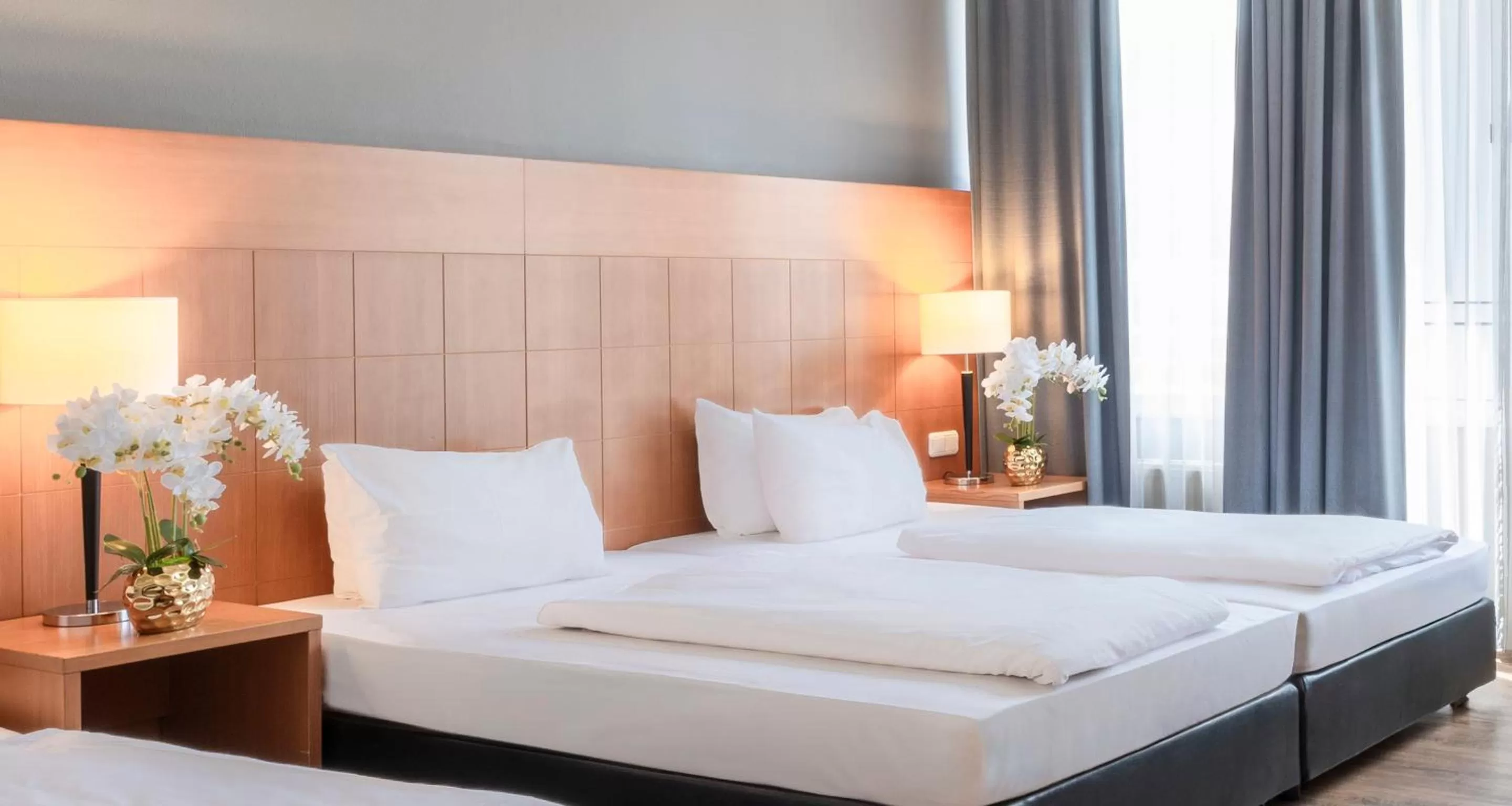 Photo of the whole room, Bed in PLAZA Premium Köln