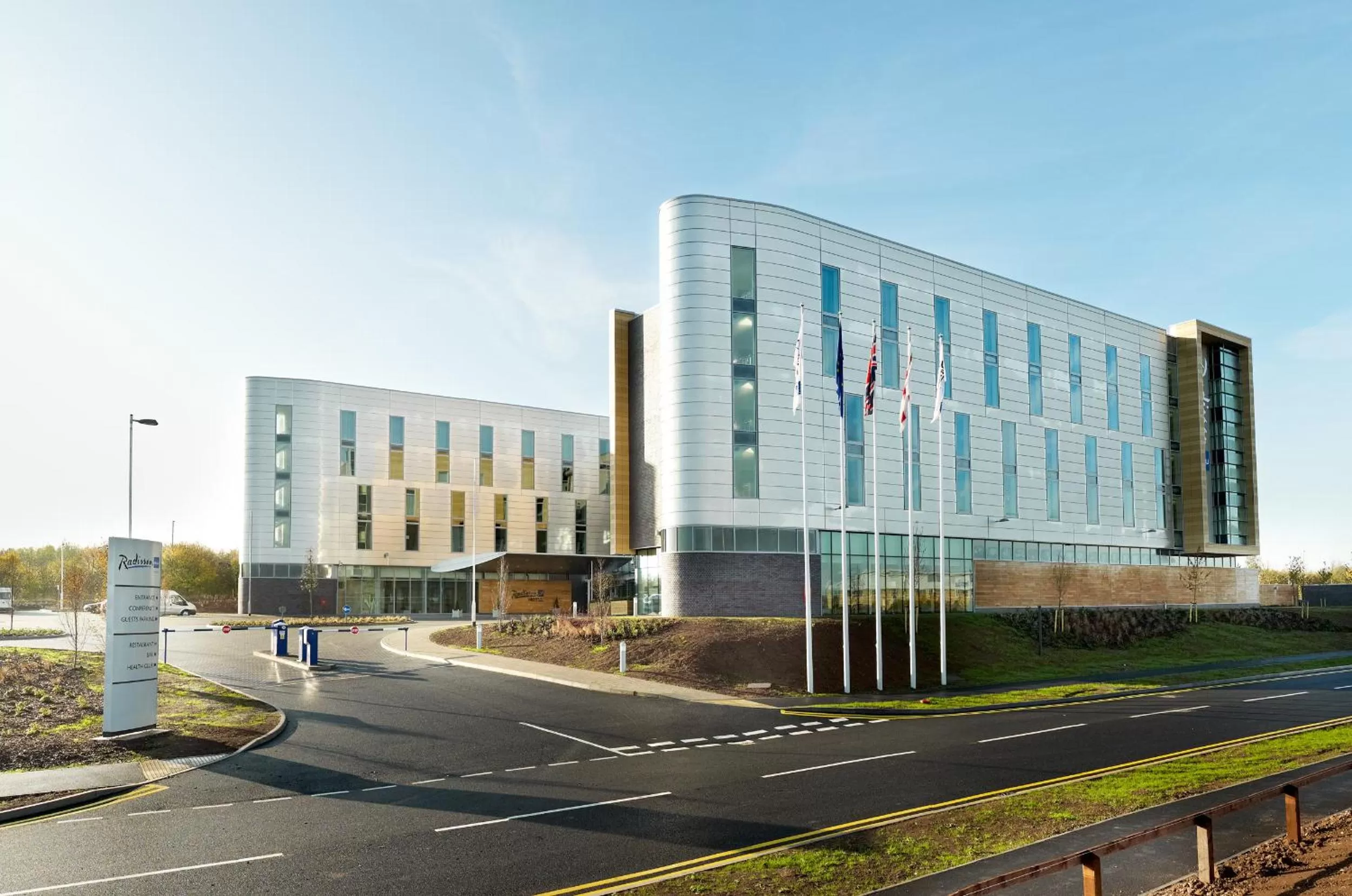 Facade/entrance in Radisson Blu Hotel East Midlands Airport