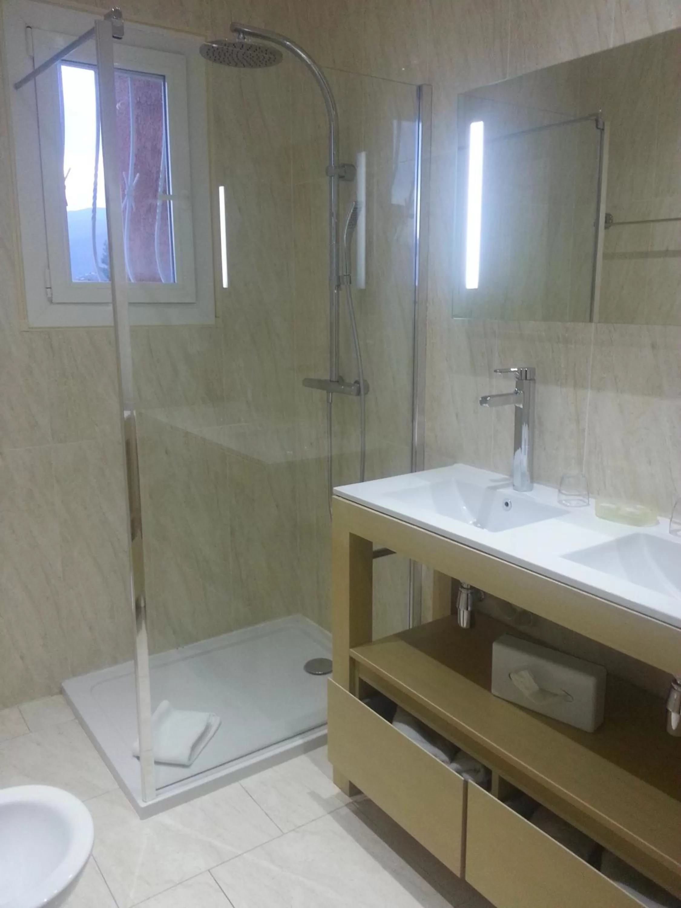 Photo of the whole room in Castellu Rossu