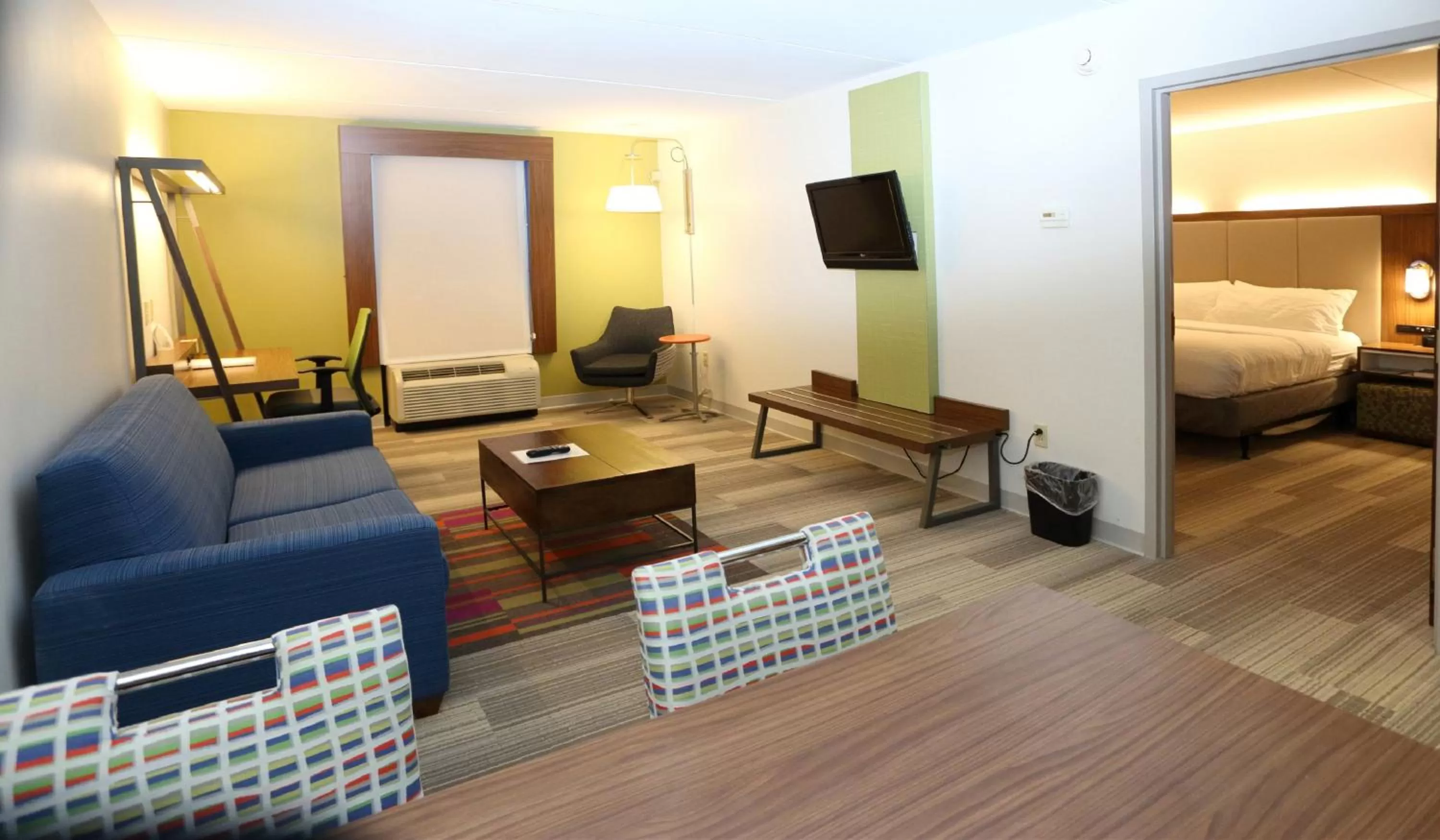 Bedroom, Bed in Holiday Inn Express & Suites Newport News by IHG