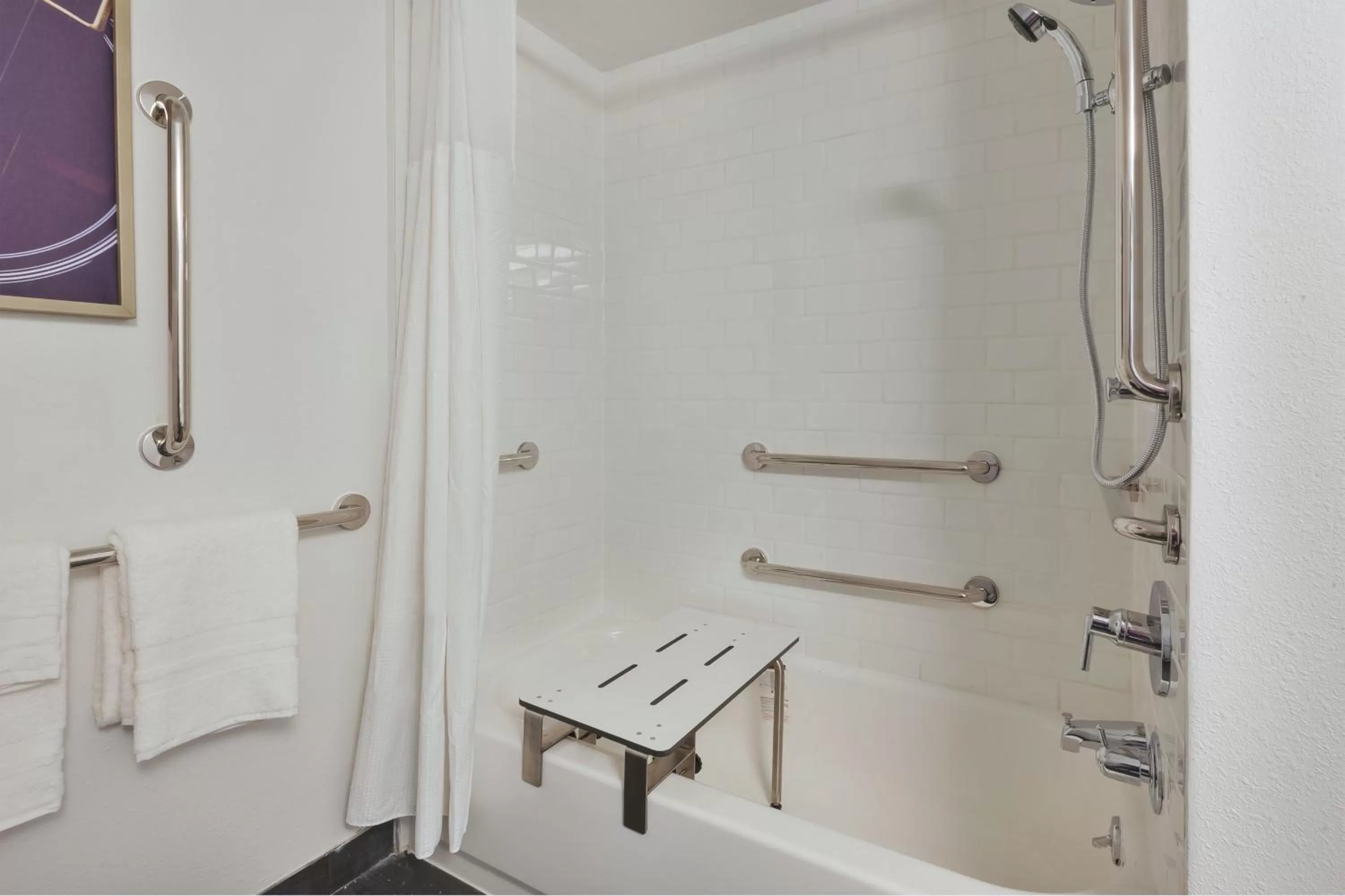 Photo of the whole room in Hotel Indigo Detroit Downtown by IHG