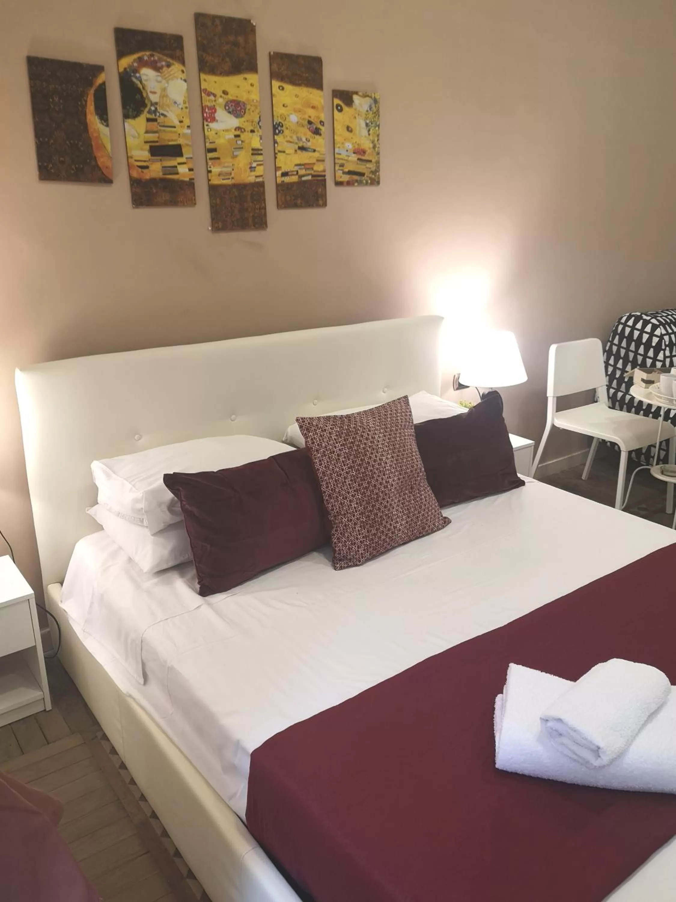 Bed in Domus Luigi Leone II