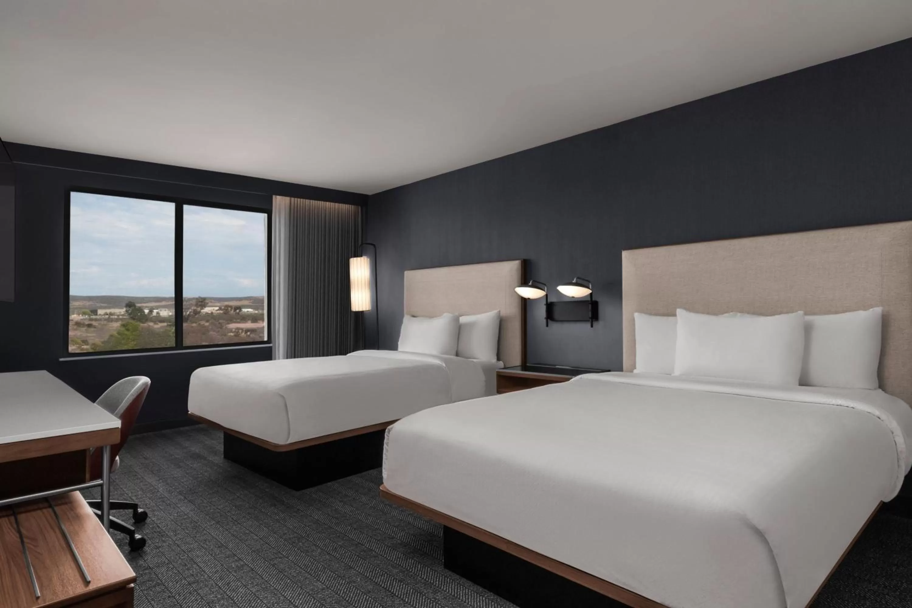Photo of the whole room, Bed in Courtyard by Marriott San Diego Miramar