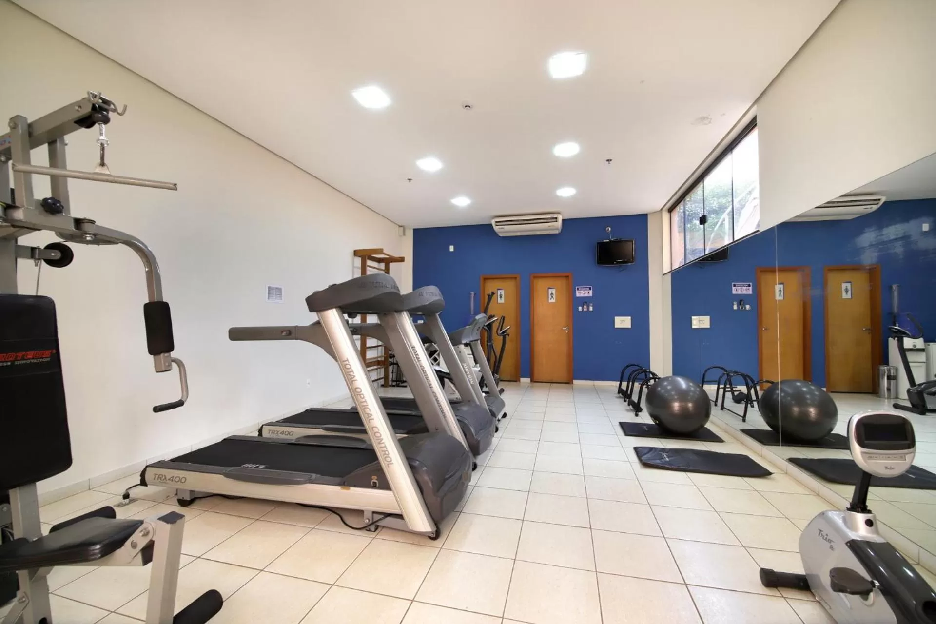 Fitness centre/facilities in Nobile Inn Executive Ribeirao Preto