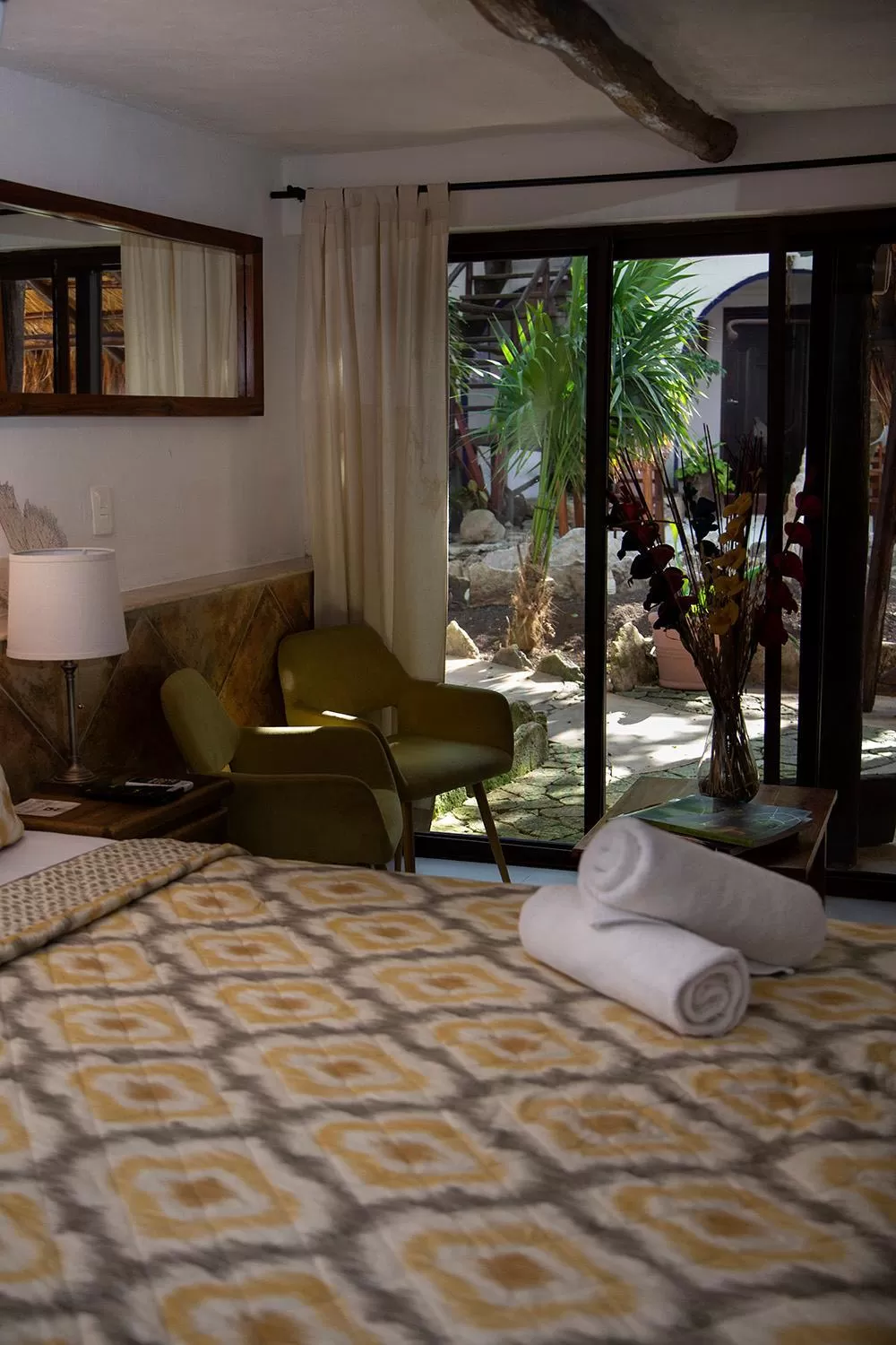 Bed in Hotel Amar Inn