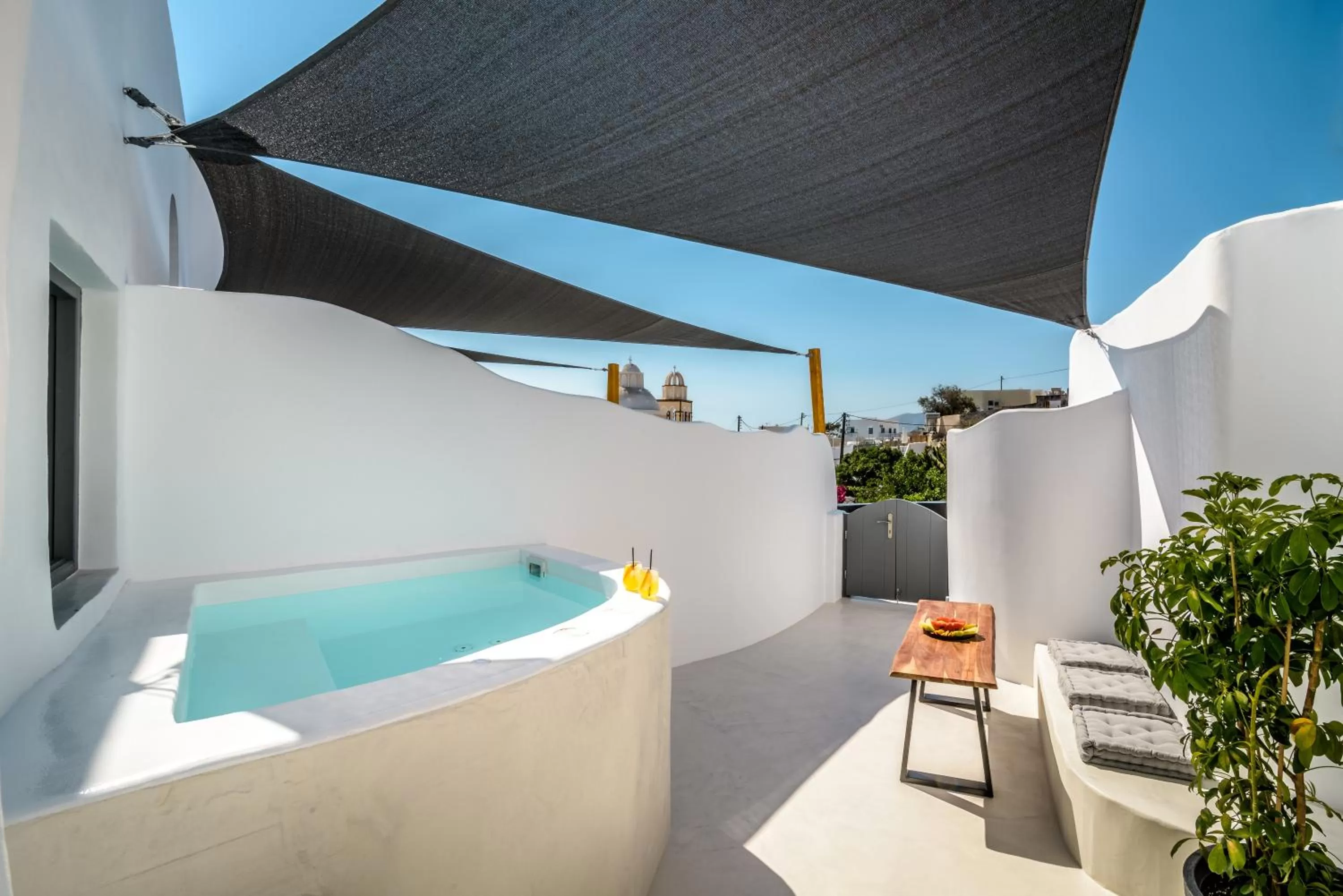 Swimming pool in Anila Suites