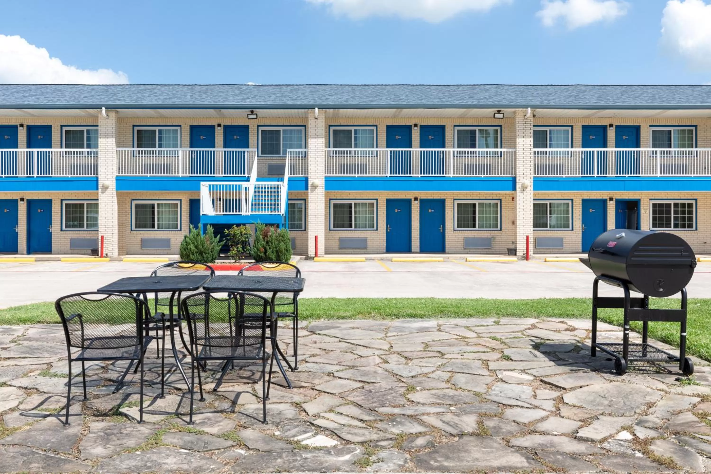 Patio in Days Inn by Wyndham Baytown TX