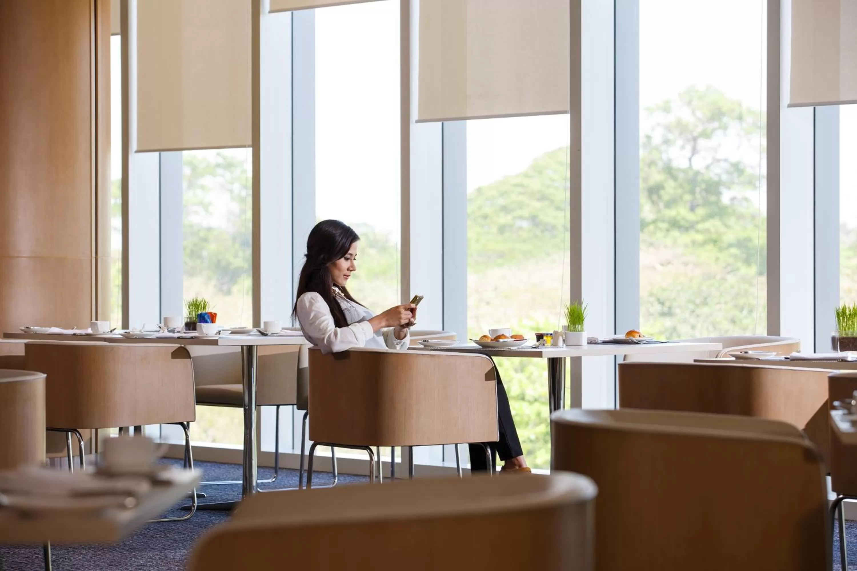 Restaurant/places to eat in Novotel Yangon Max