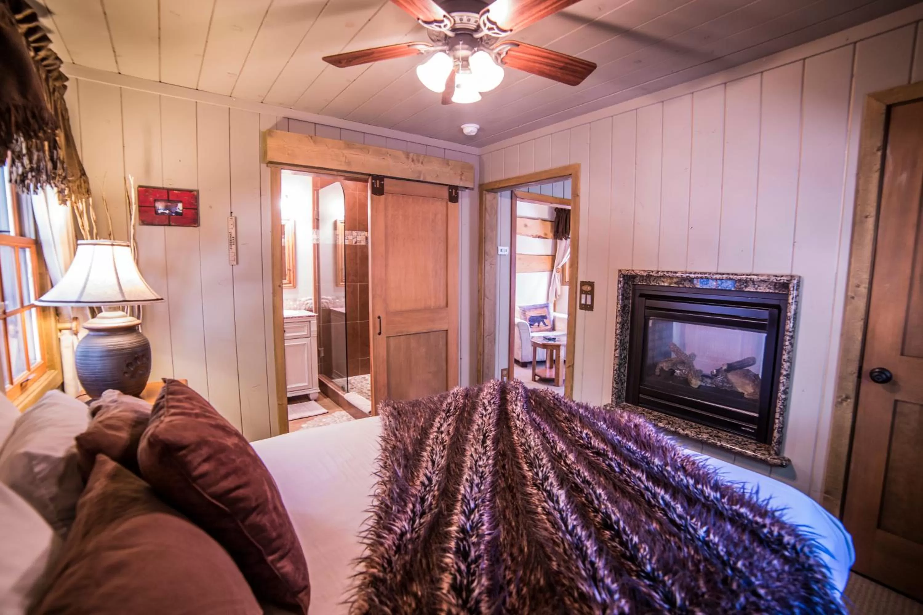 Bedroom, Bed in Cottage Inn At Lake Tahoe