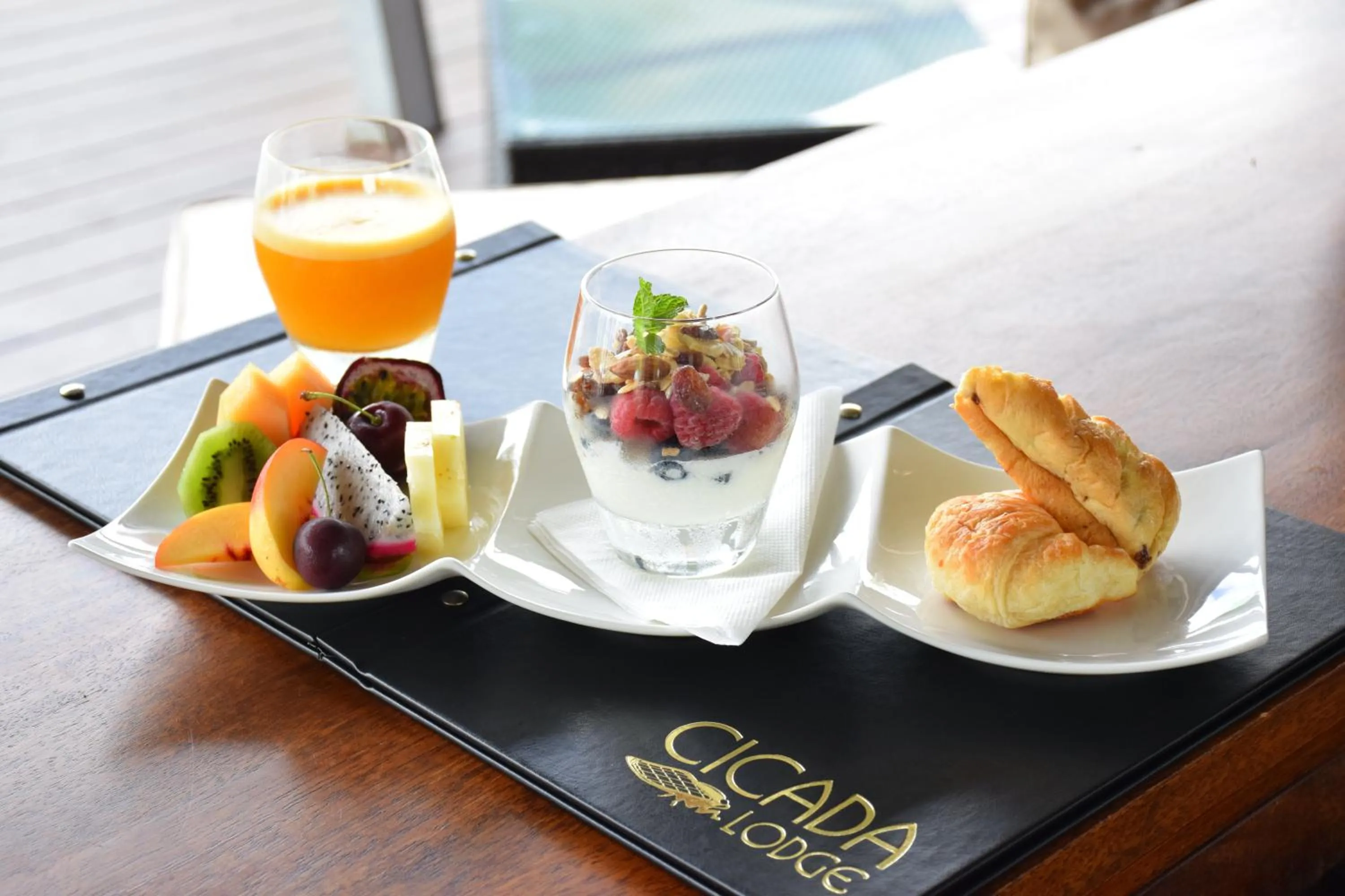 Breakfast in Cicada Lodge