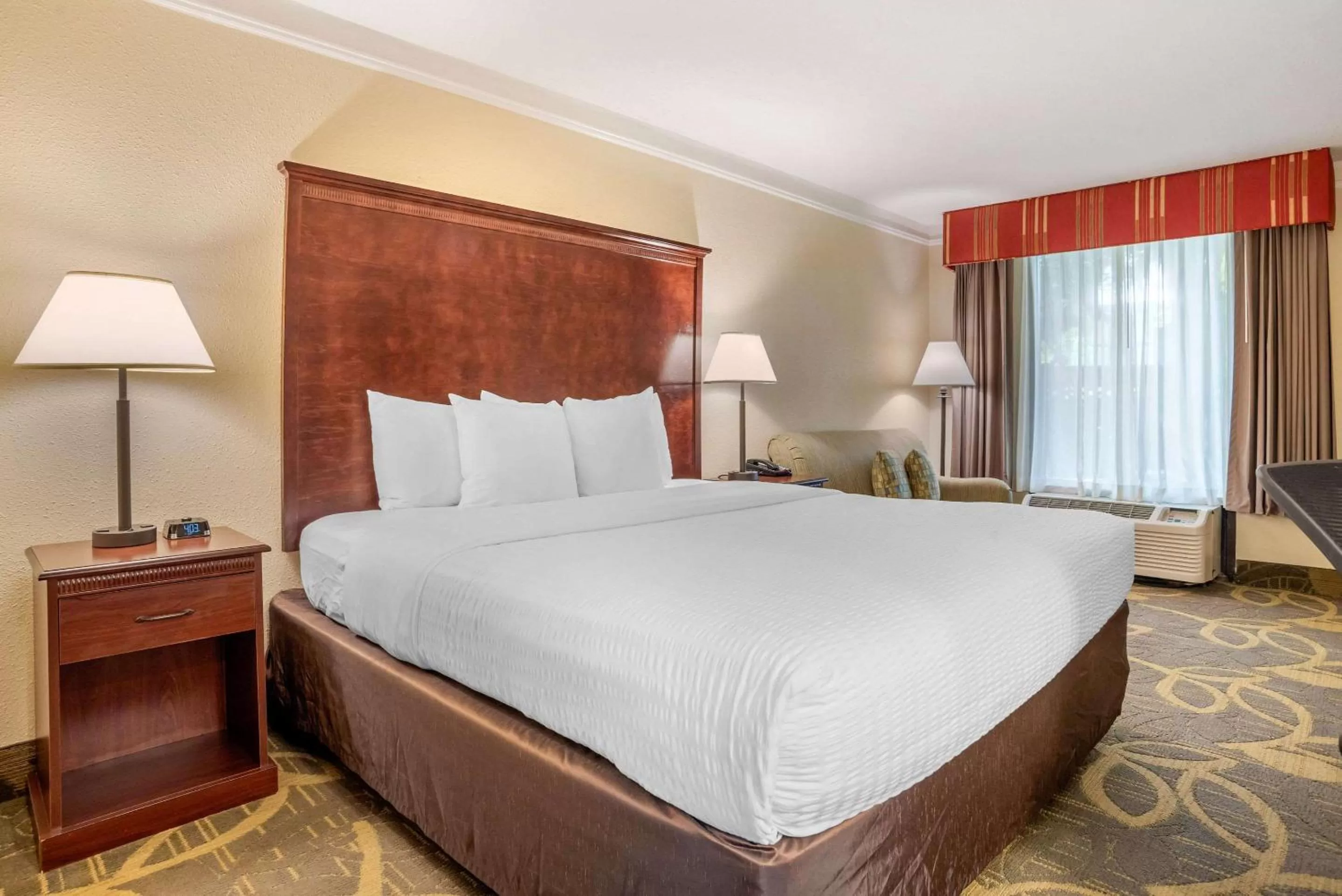 Photo of the whole room, Bed in Clarion Inn Conference Center