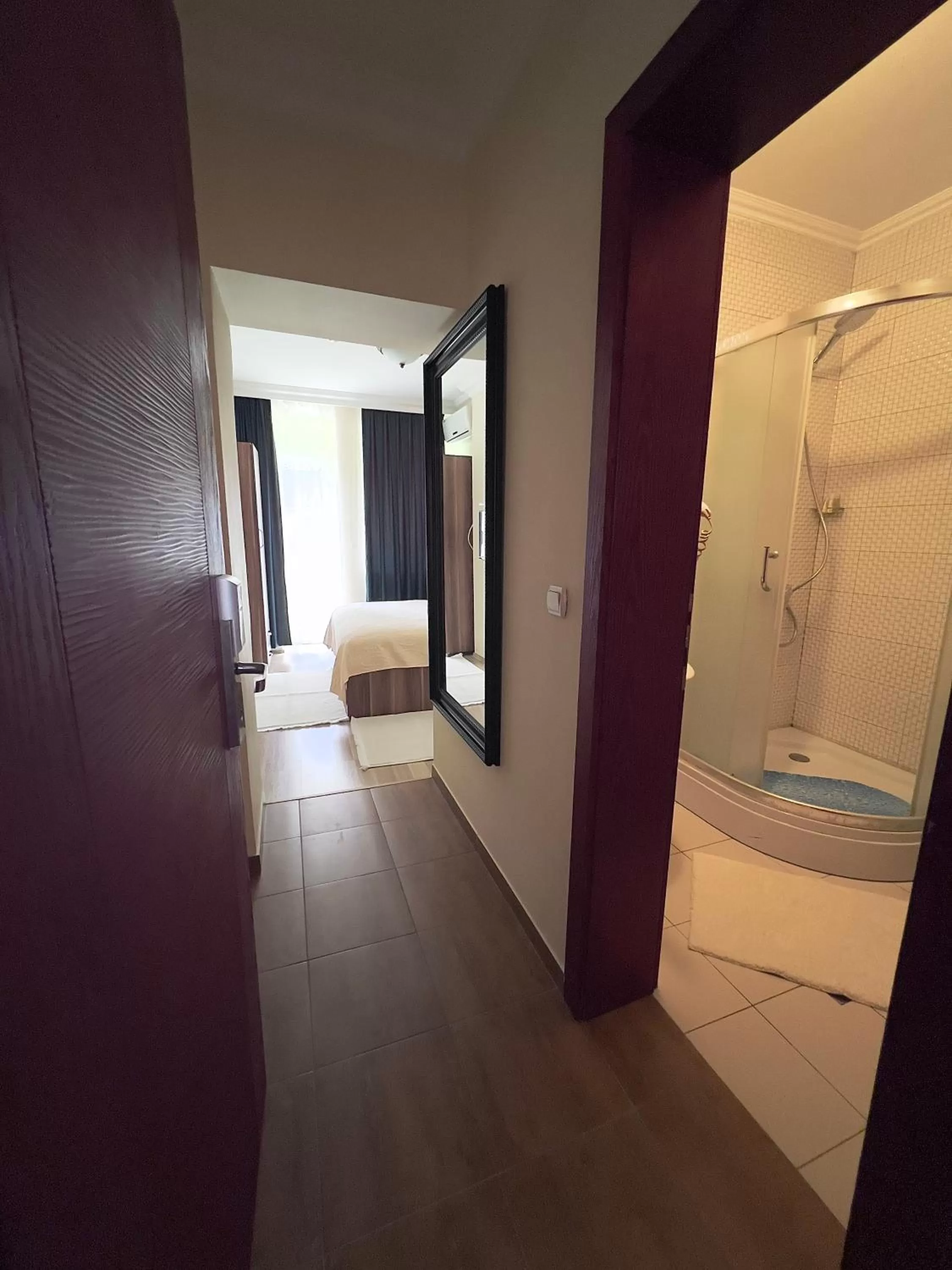 Shower, Bathroom in HOTEL LYBETEN