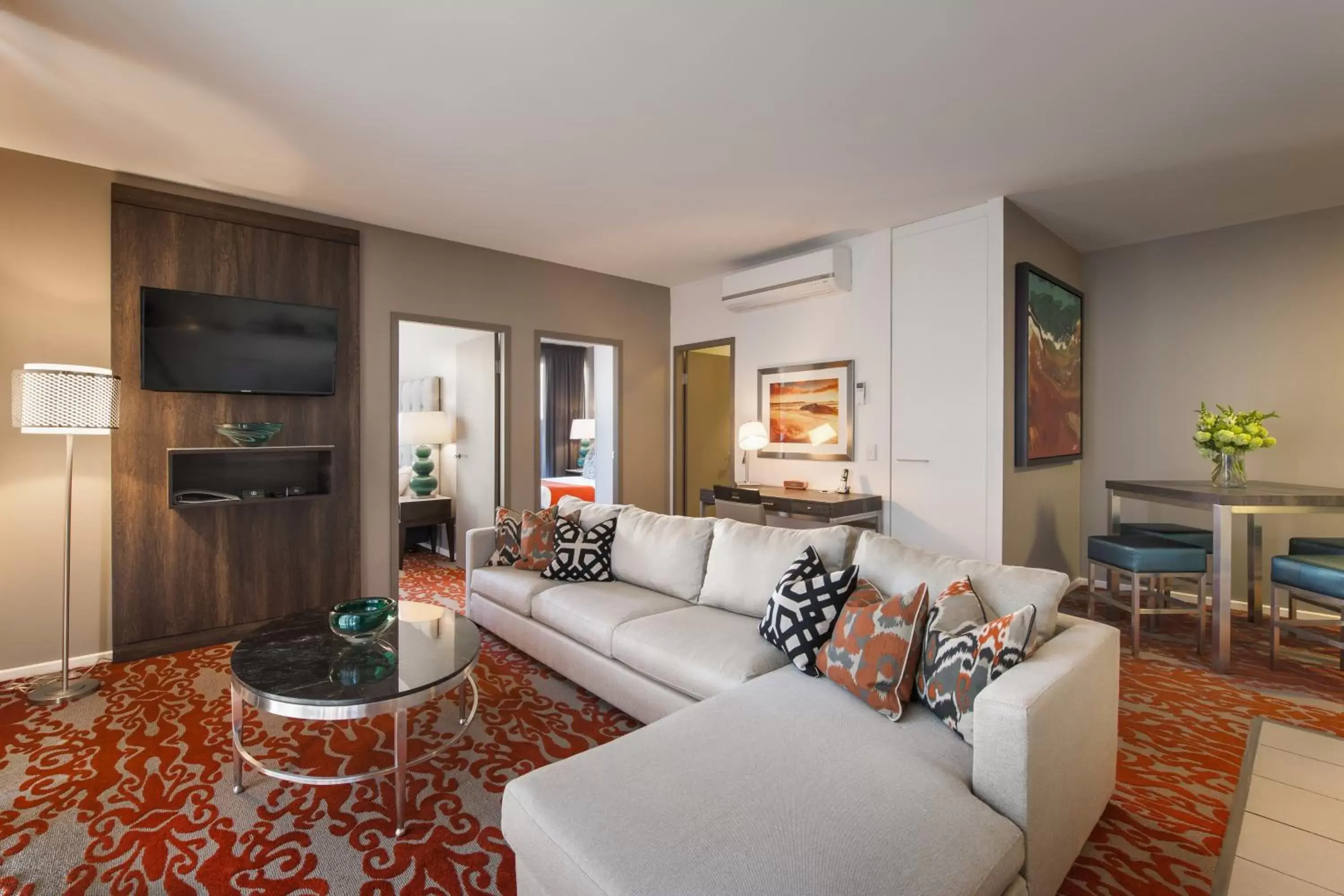 Deluxe Two-Bedroom Apartment in Miller Apartments Deluxe Two-Bedroom Apartment in Miller Apartments