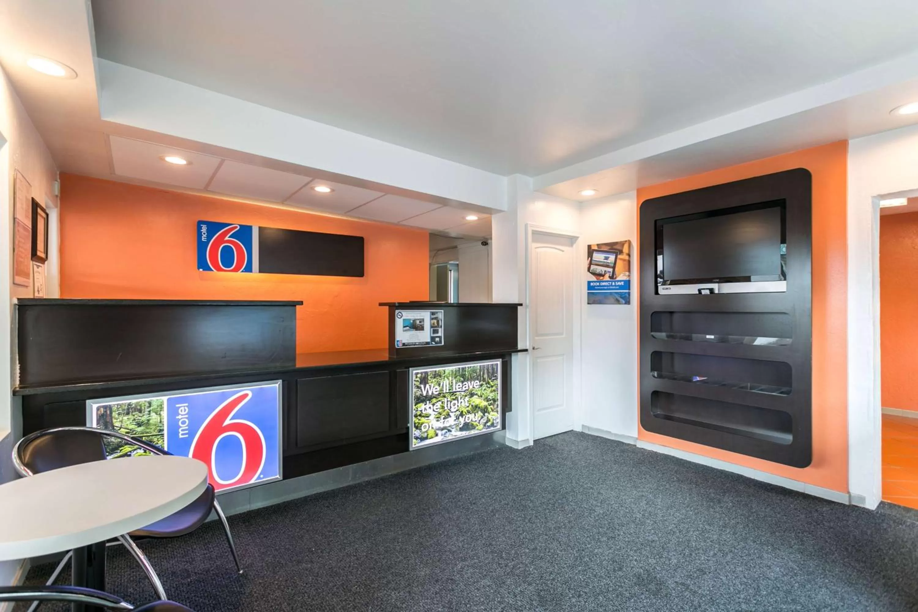 Lobby or reception in Motel 6 University Missoula