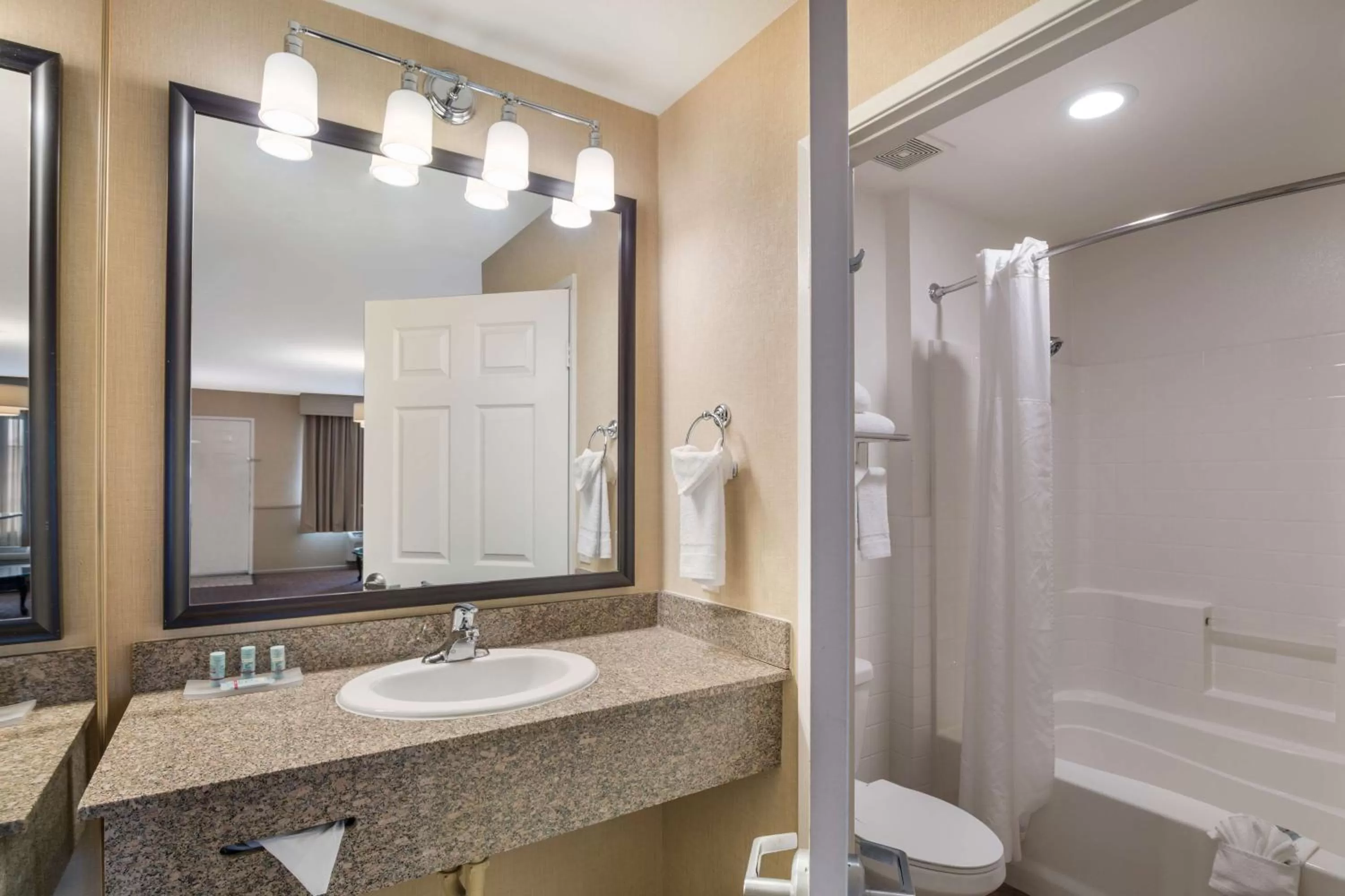 Bedroom in Best Western Corona Hotel & Suites