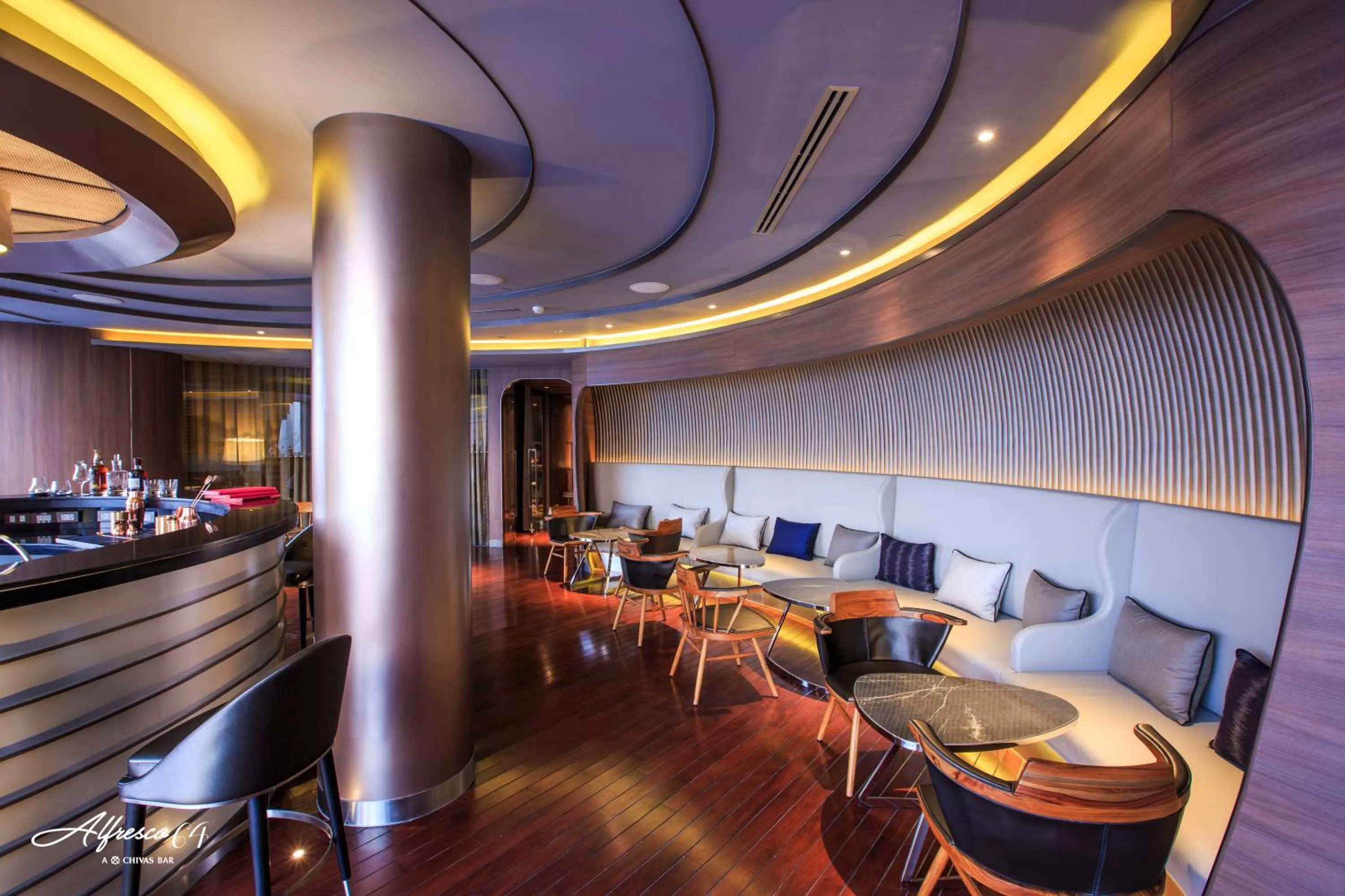 Restaurant/places to eat in lebua at State Tower