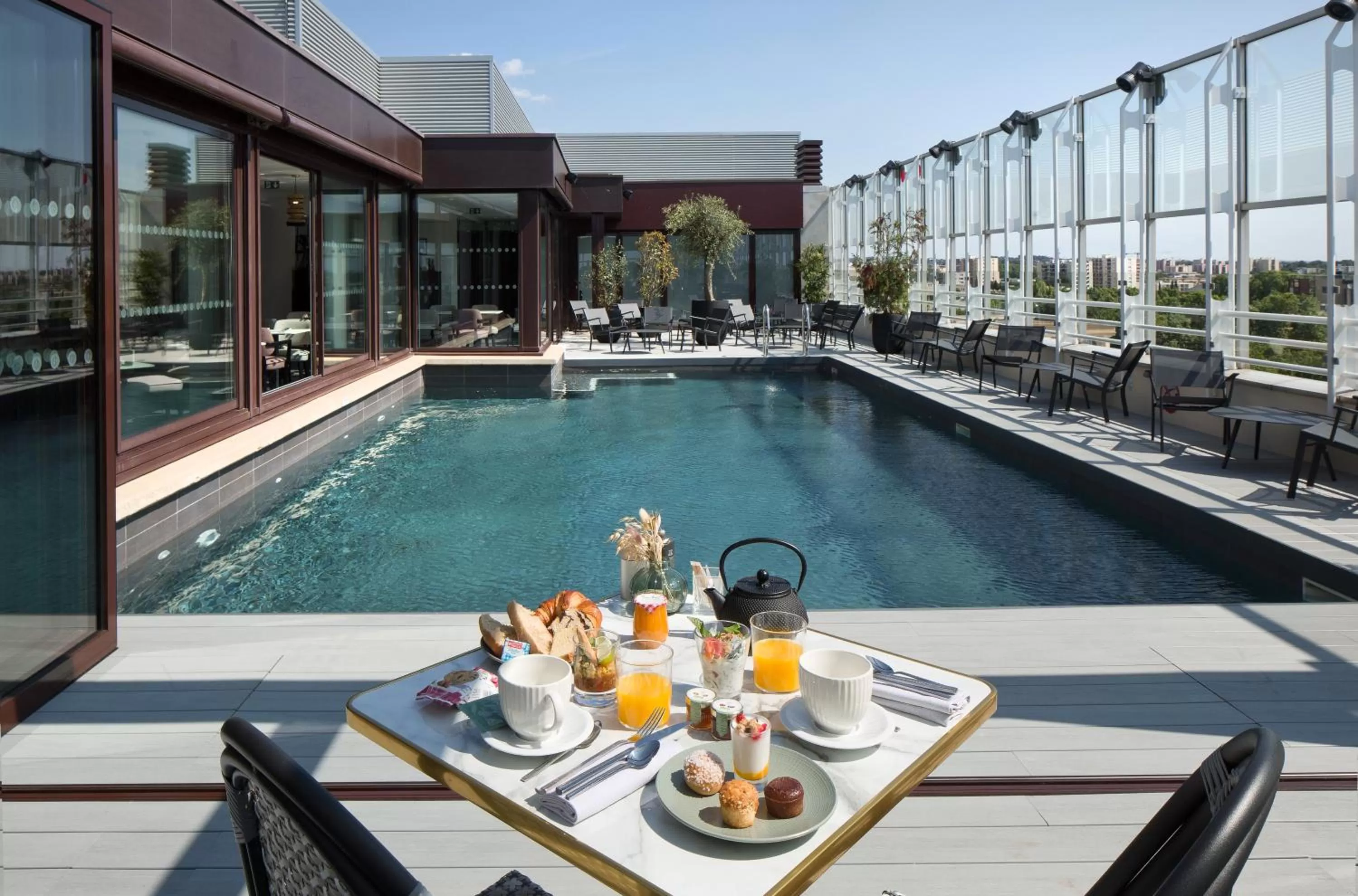 Pool view in Pullman La Pléiade Montpellier Centre