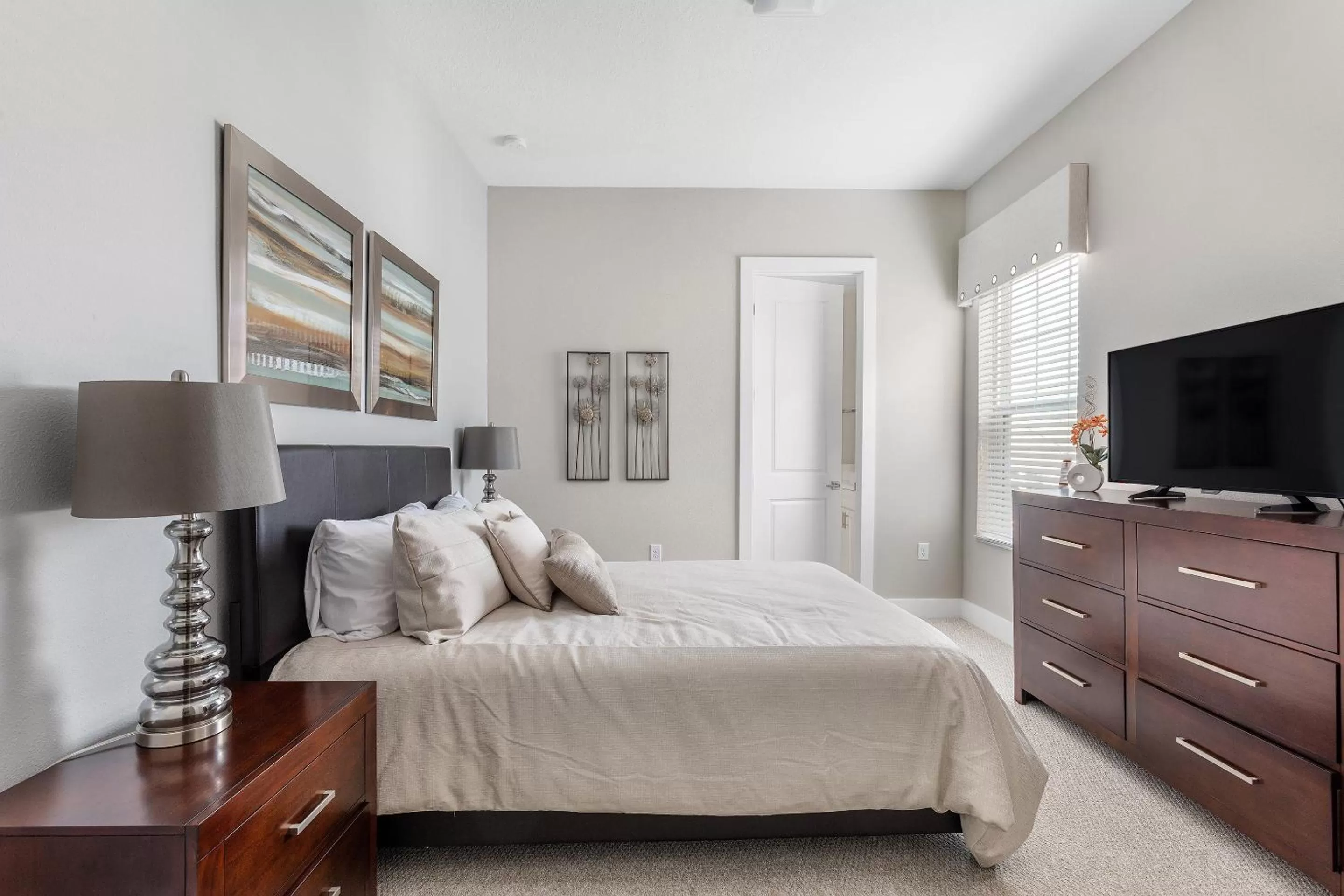 Bed in Summerville Vacation Resort