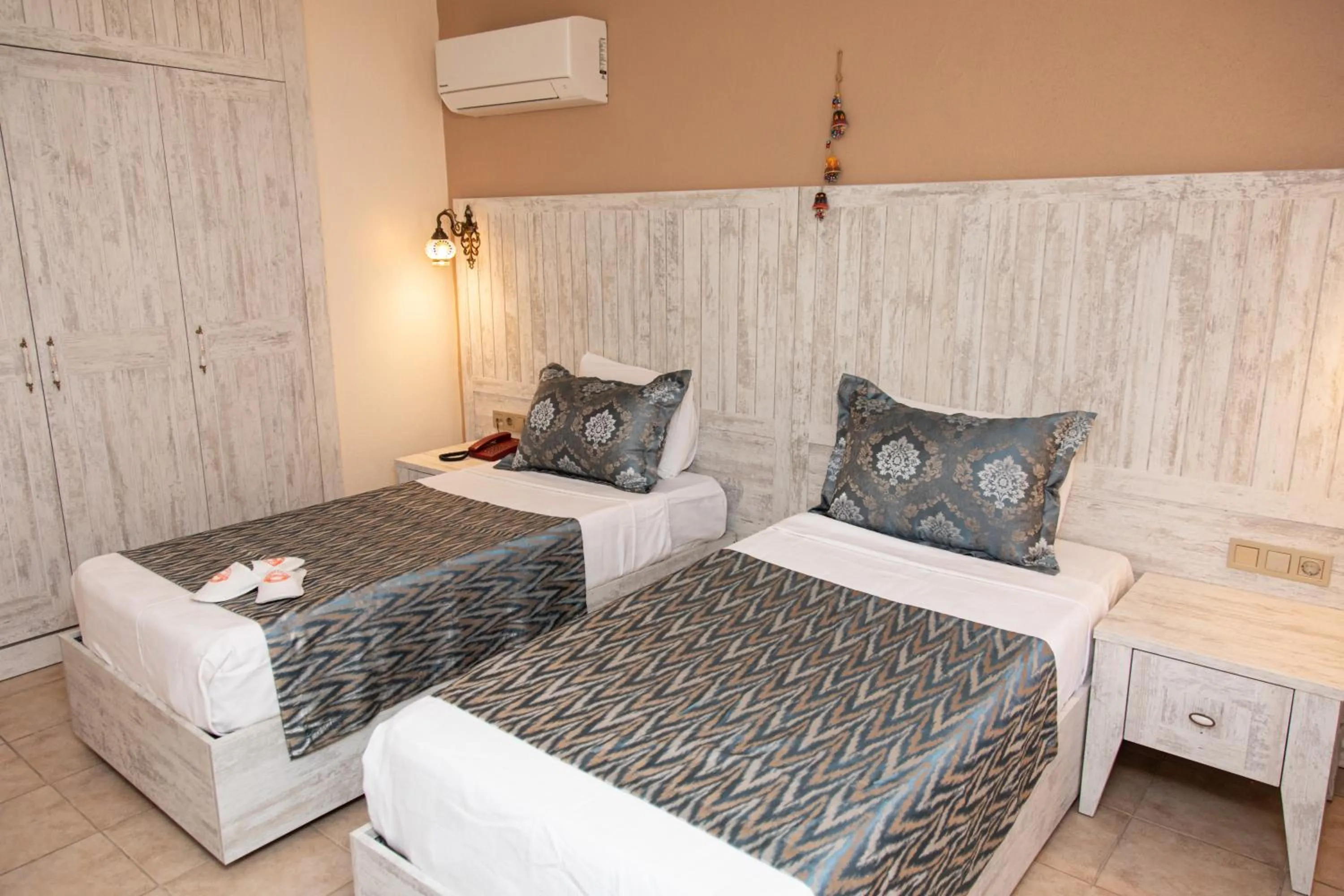 Photo of the whole room, Bed in Portakal Hotel Dalyan
