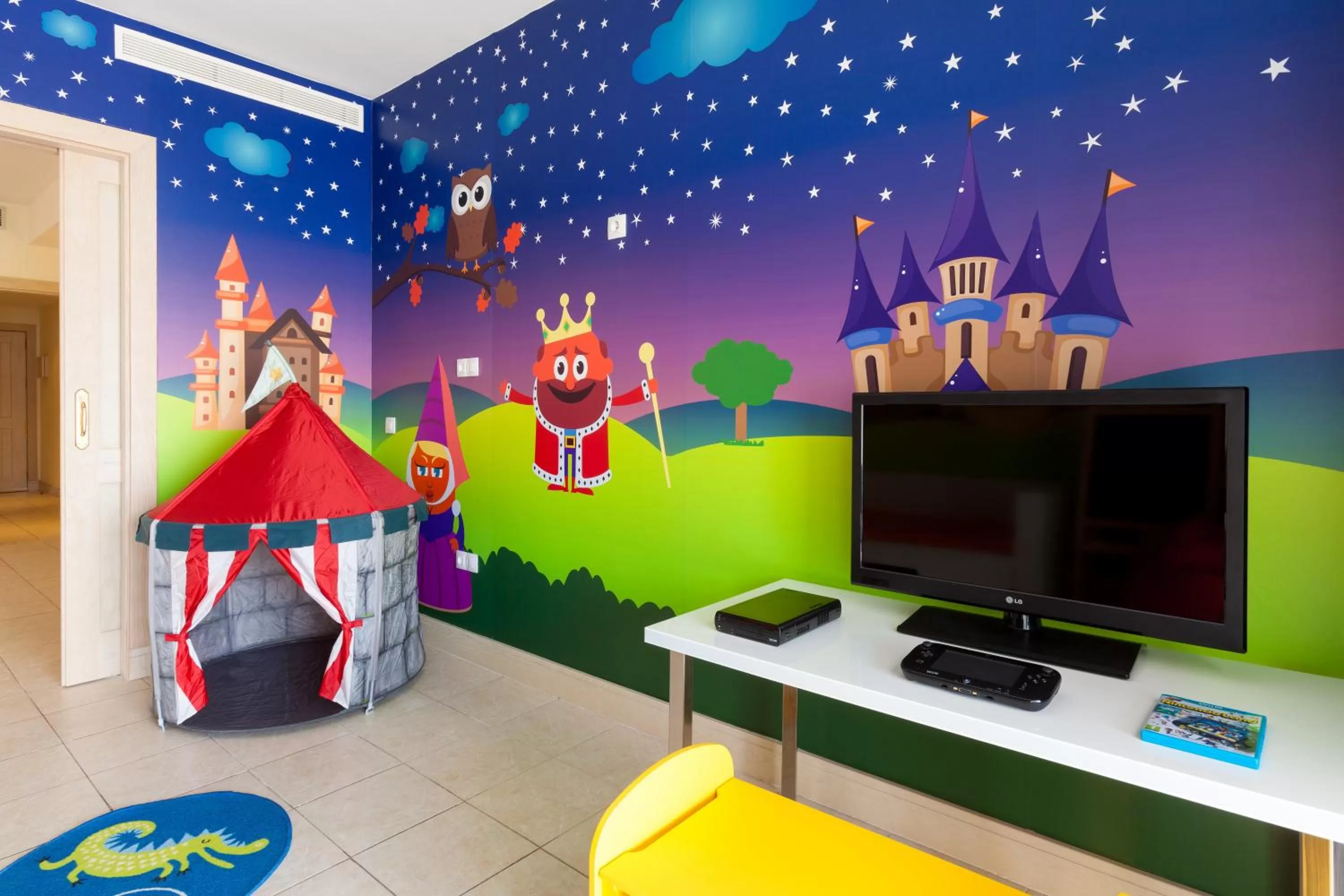 Merlin Kids Room (2 Adults + 2 Children) in Gran Castillo Tagoro Family & Fun Playa Blanca