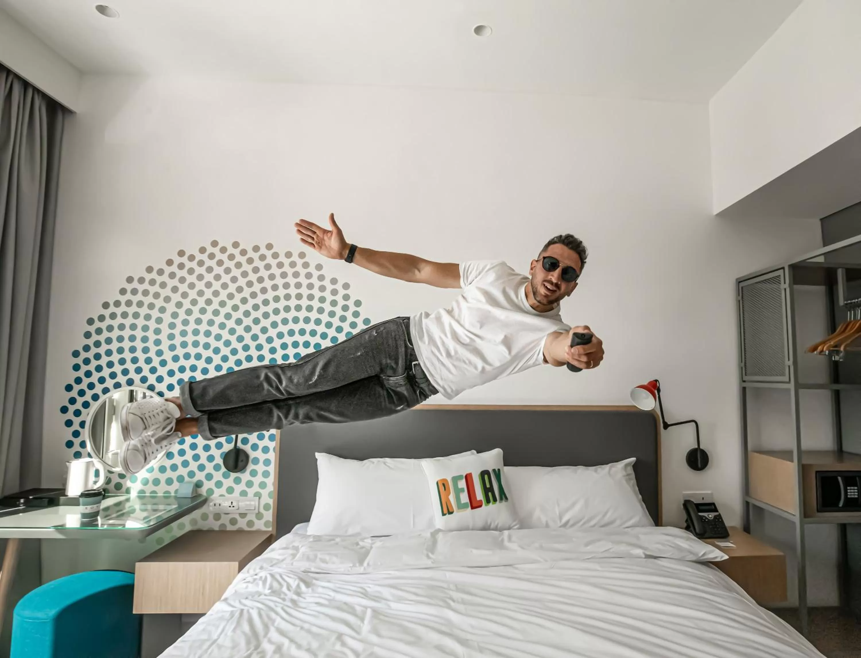 Bedroom, Bed in Rove La Mer Beach, Jumeirah