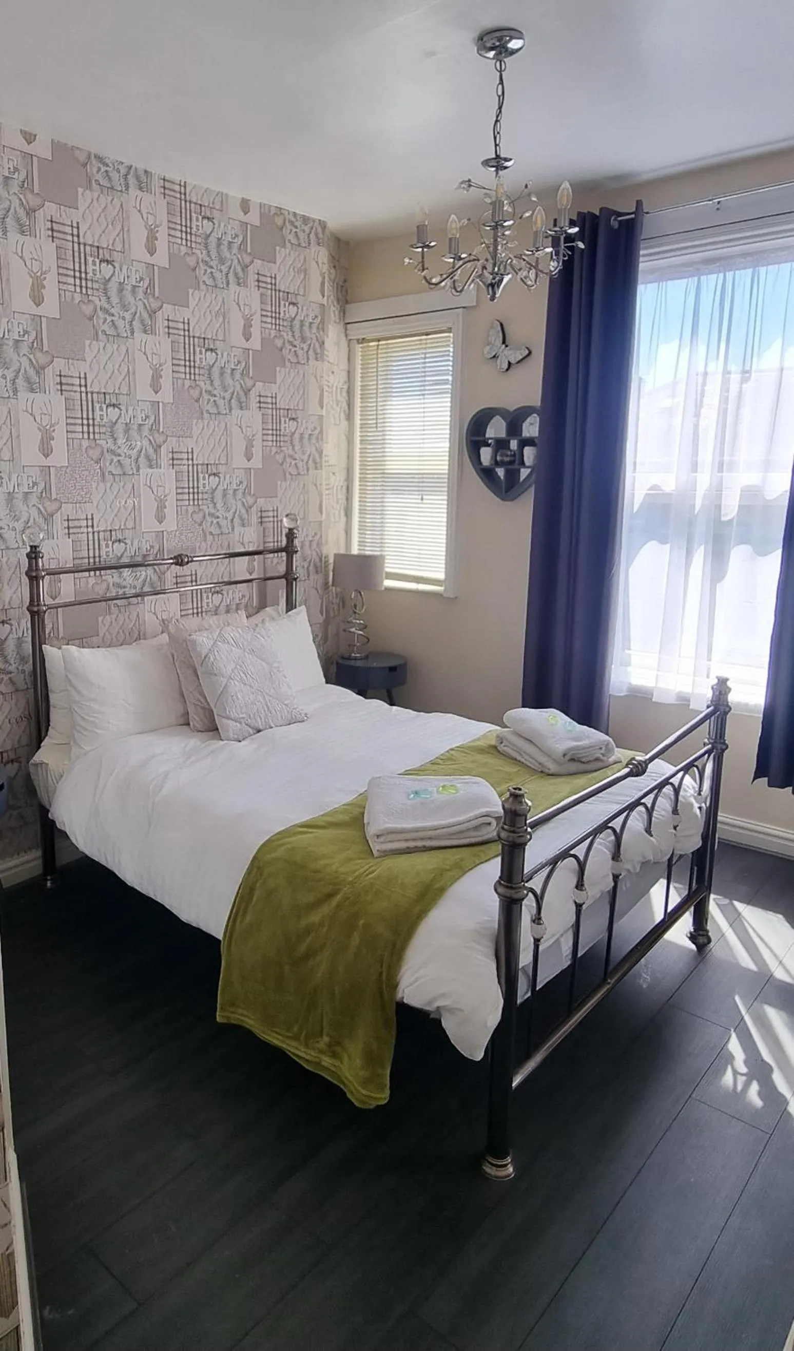 Bedroom, Bed in Habberly House Hotel