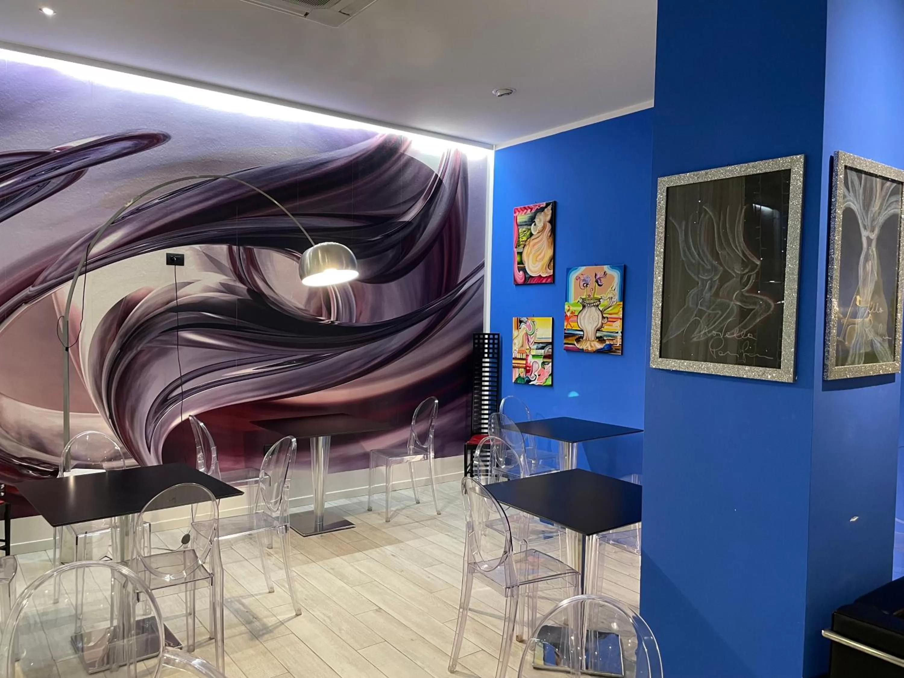 Decorative detail in Blue Shades Hotel