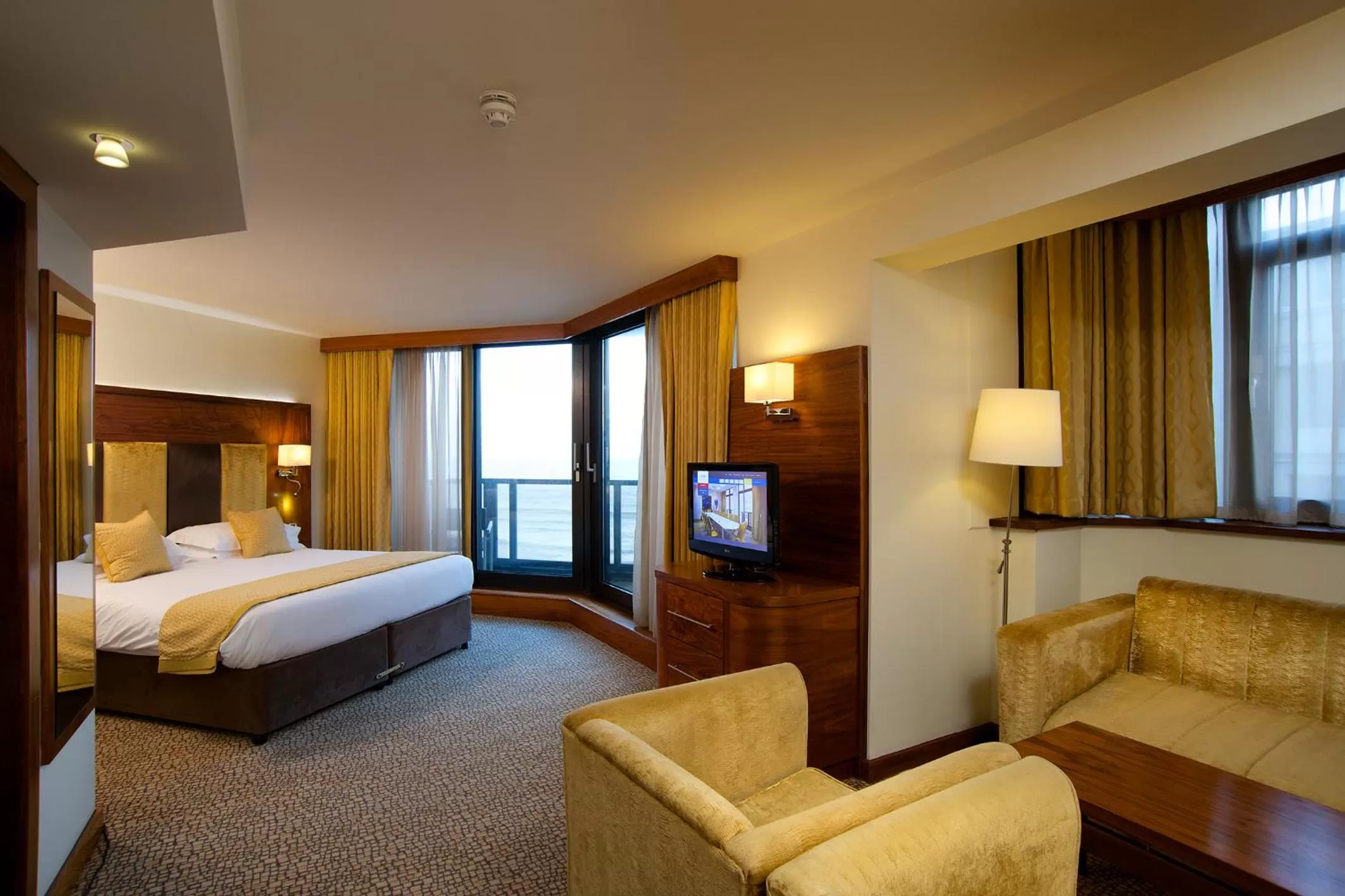 Photo of the whole room, Bed in The View Hotel