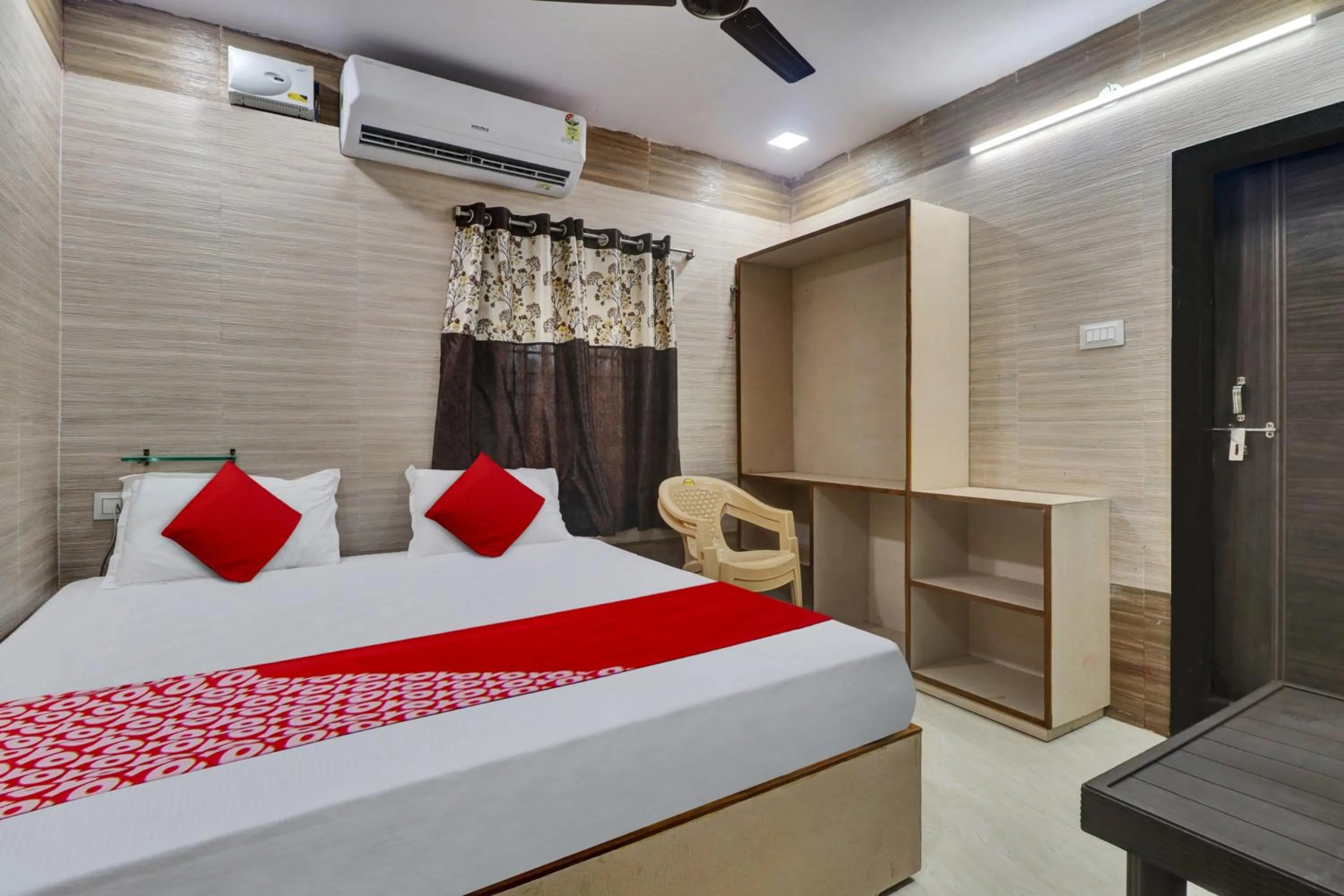 Bedroom, Bed in Hotel Vallabha Residency