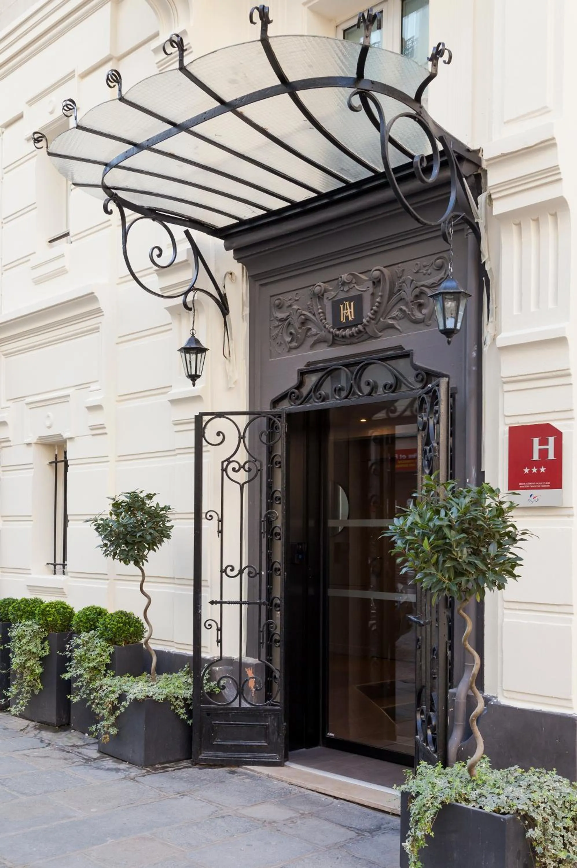 Facade/entrance in Appia La Fayette