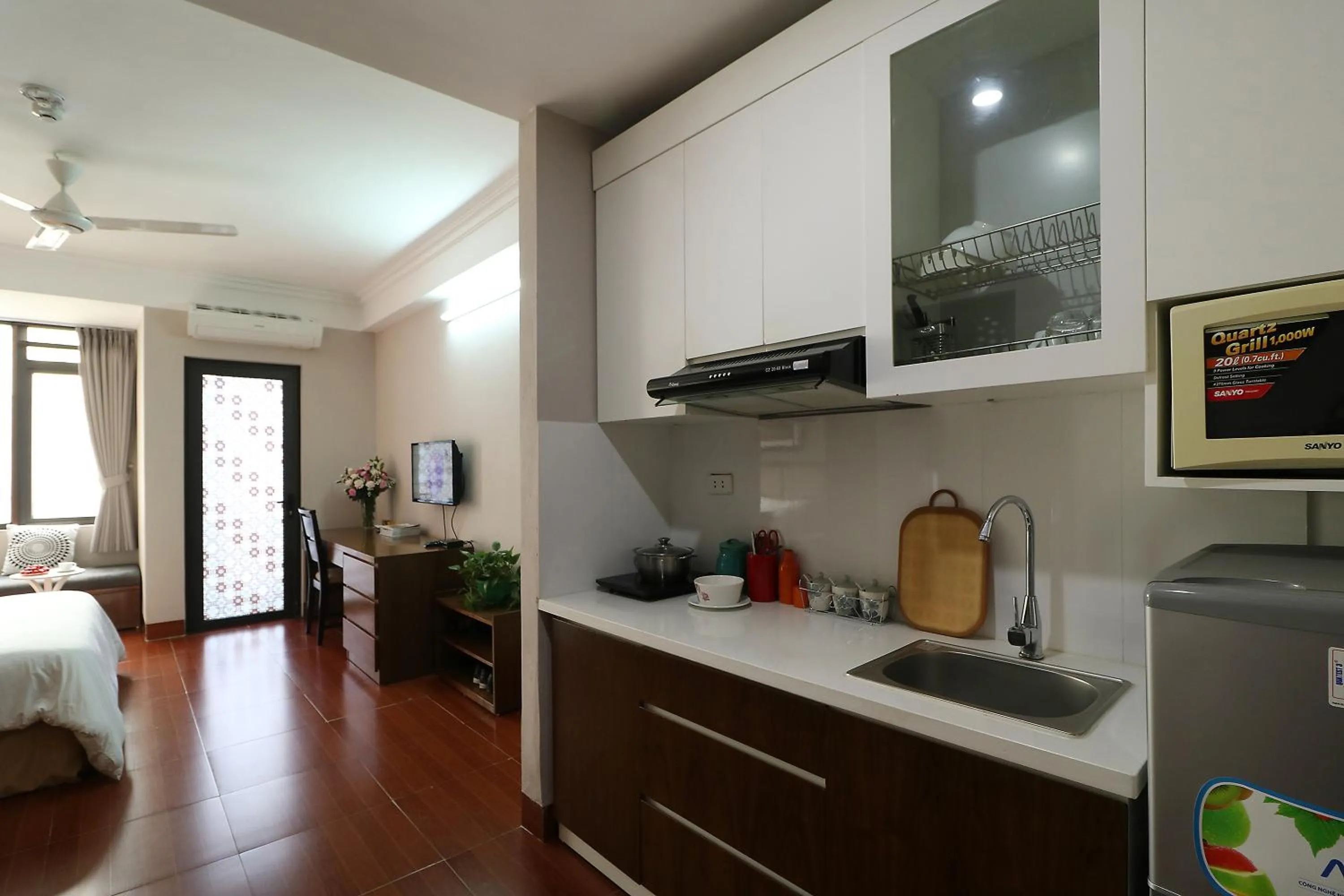 Kitchen or kitchenette, Bed in ISTAY Hotel Apartment 1