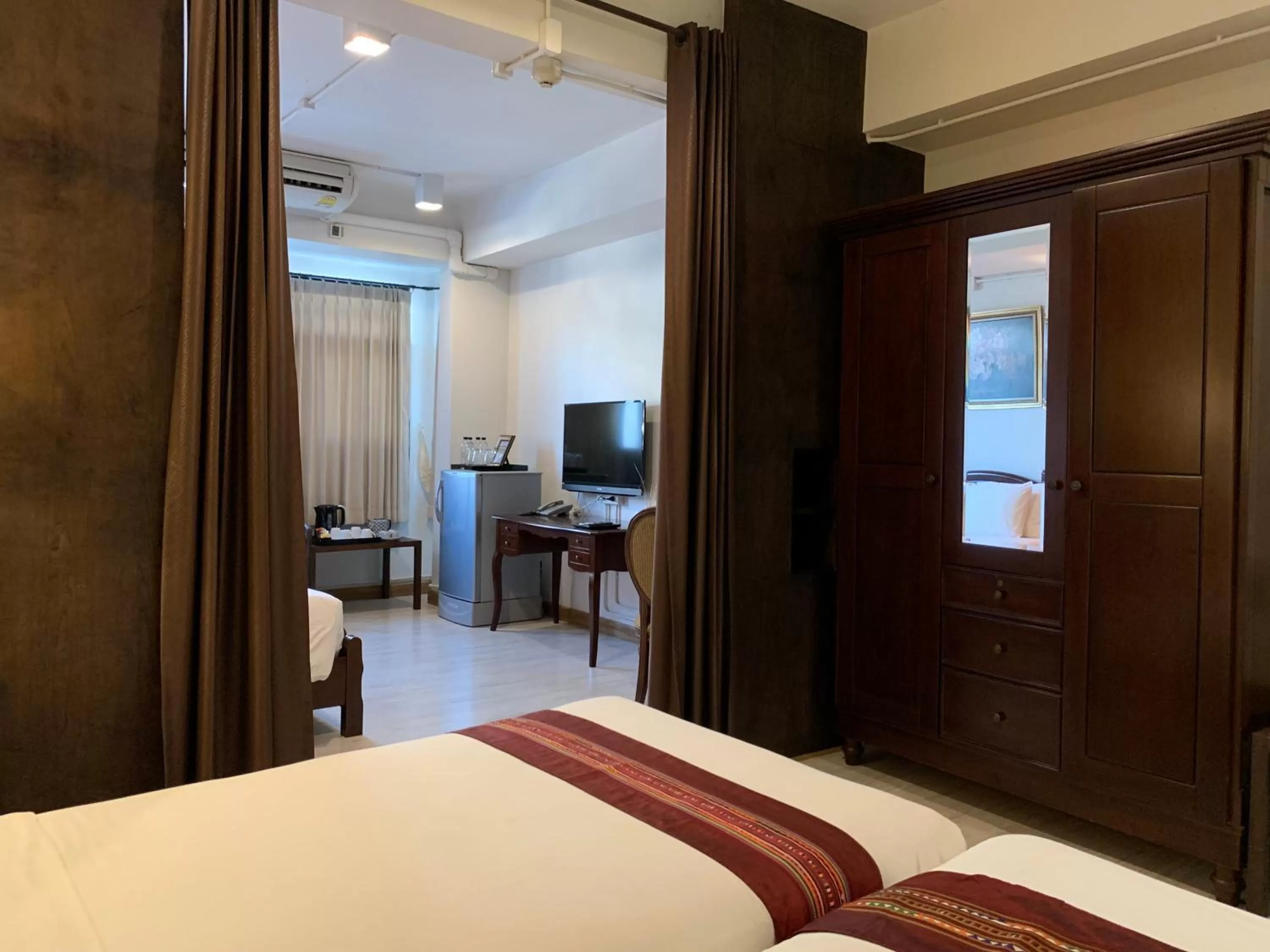 Bedroom, Bed in 99 The Gallery Hotel