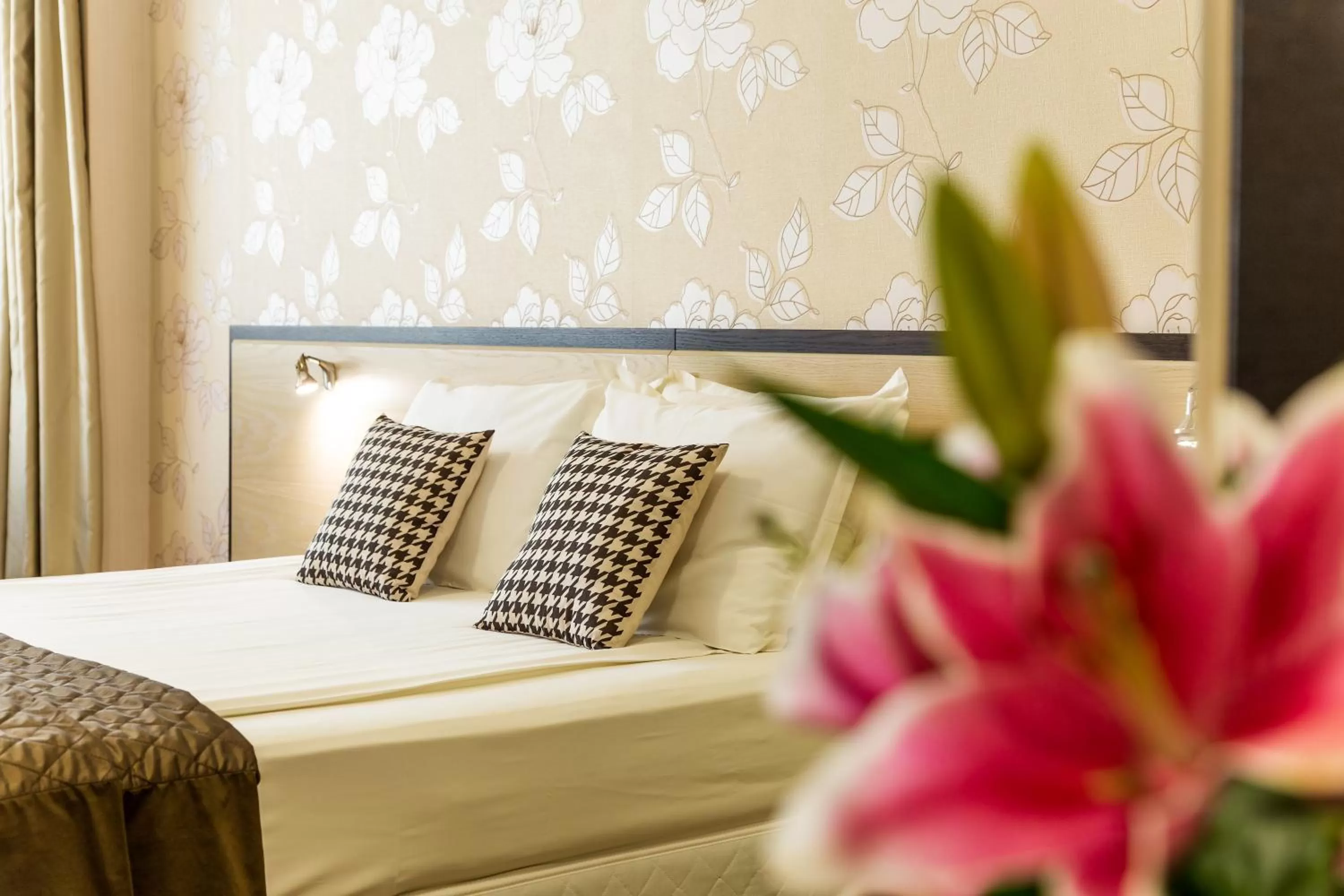 Bed in City Avenue Hotel