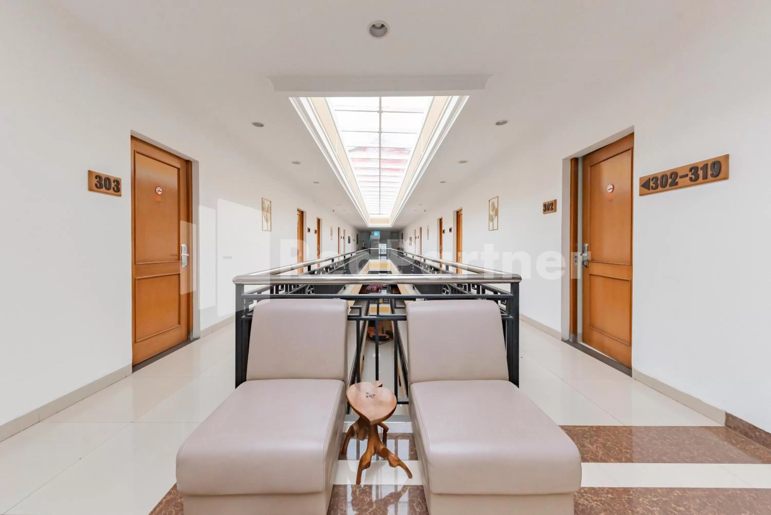 Floor plan, Bed in Alqueby Hotel near Kiara Artha Park & Trans Studio Mall Mitra RedDoorz