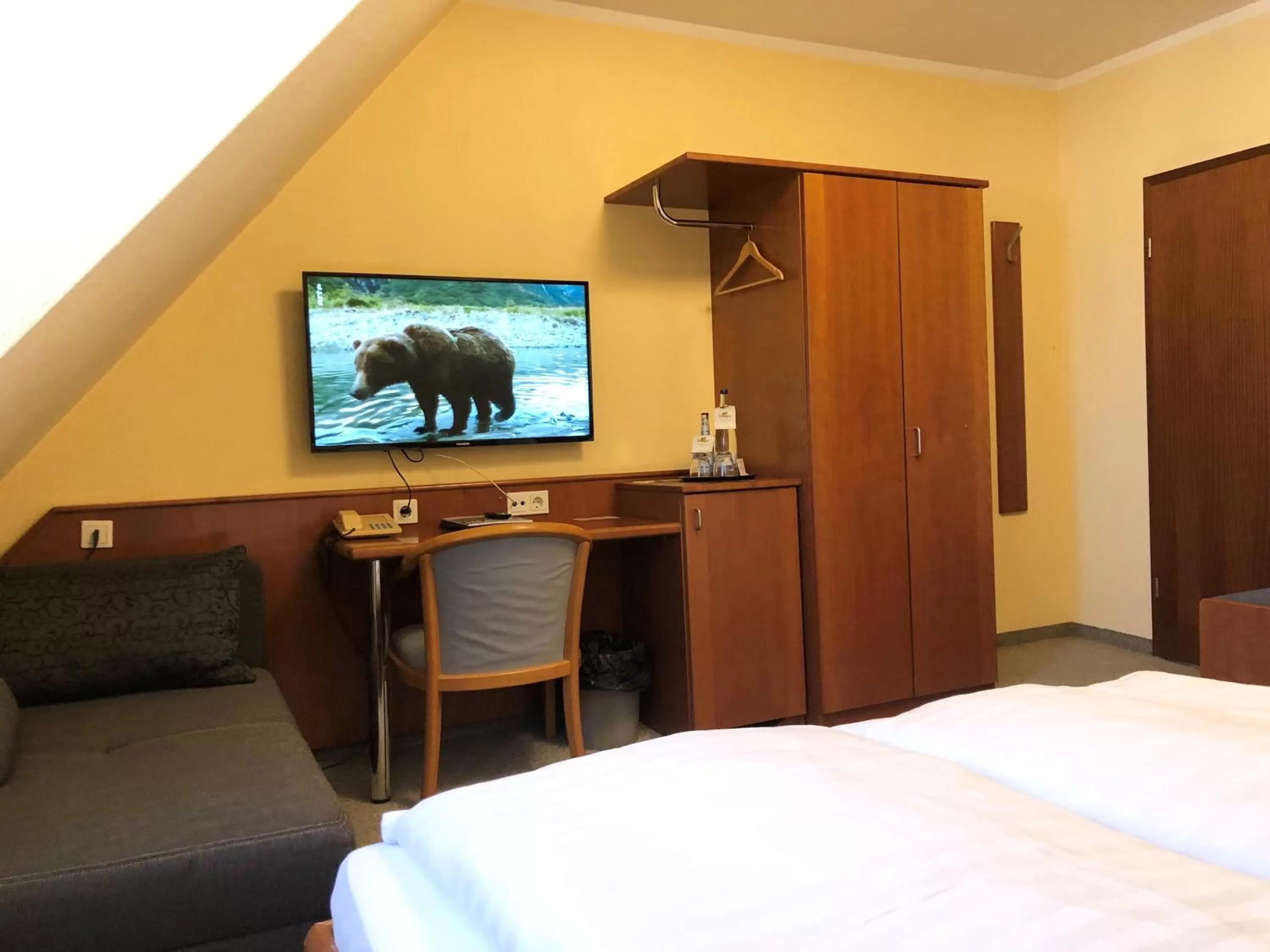 TV/Entertainment Center in Württembergischer Hof