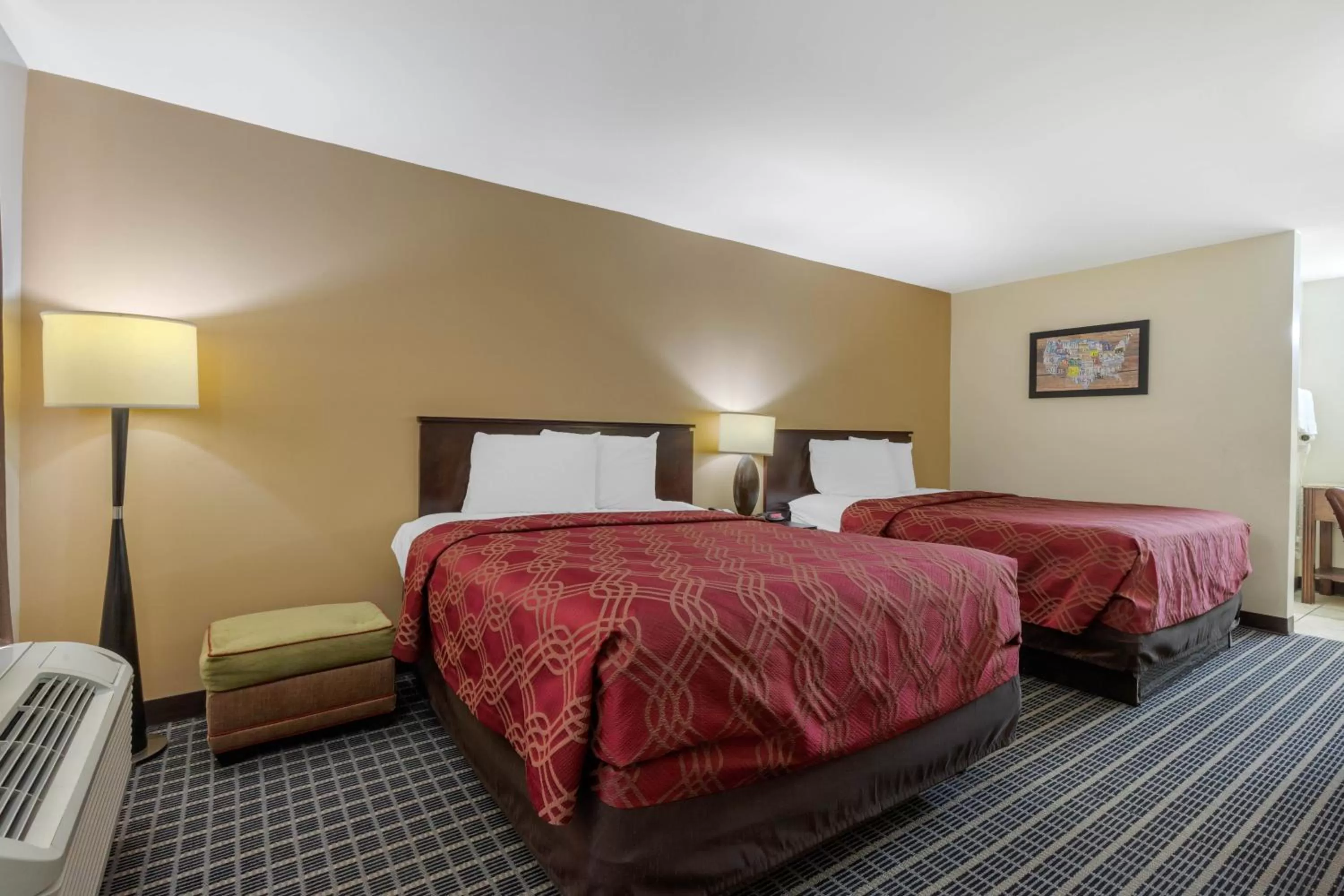 Photo of the whole room, Bed in Econo Lodge Gaffney