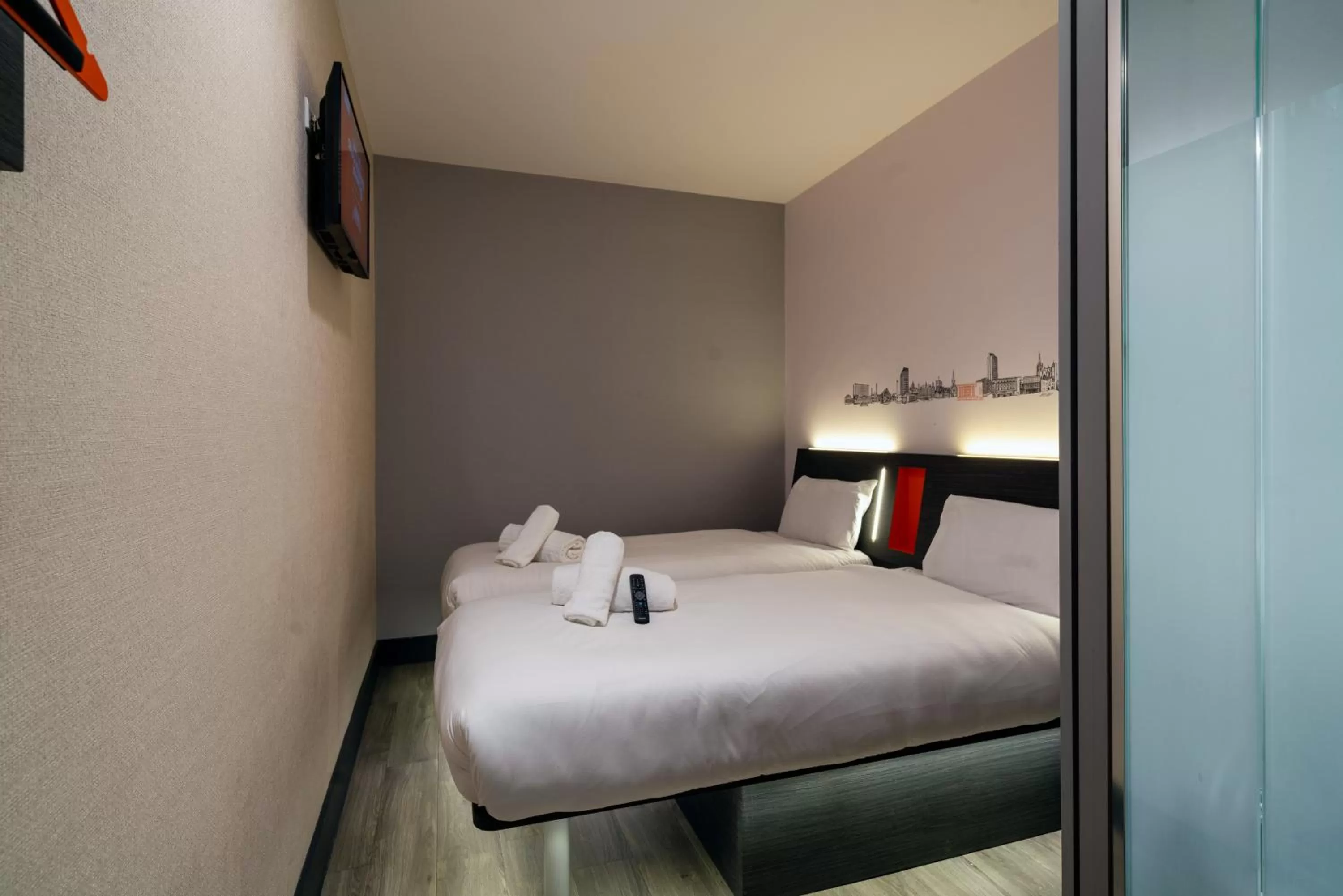 Bedroom, Bed in easyHotel Sheffield